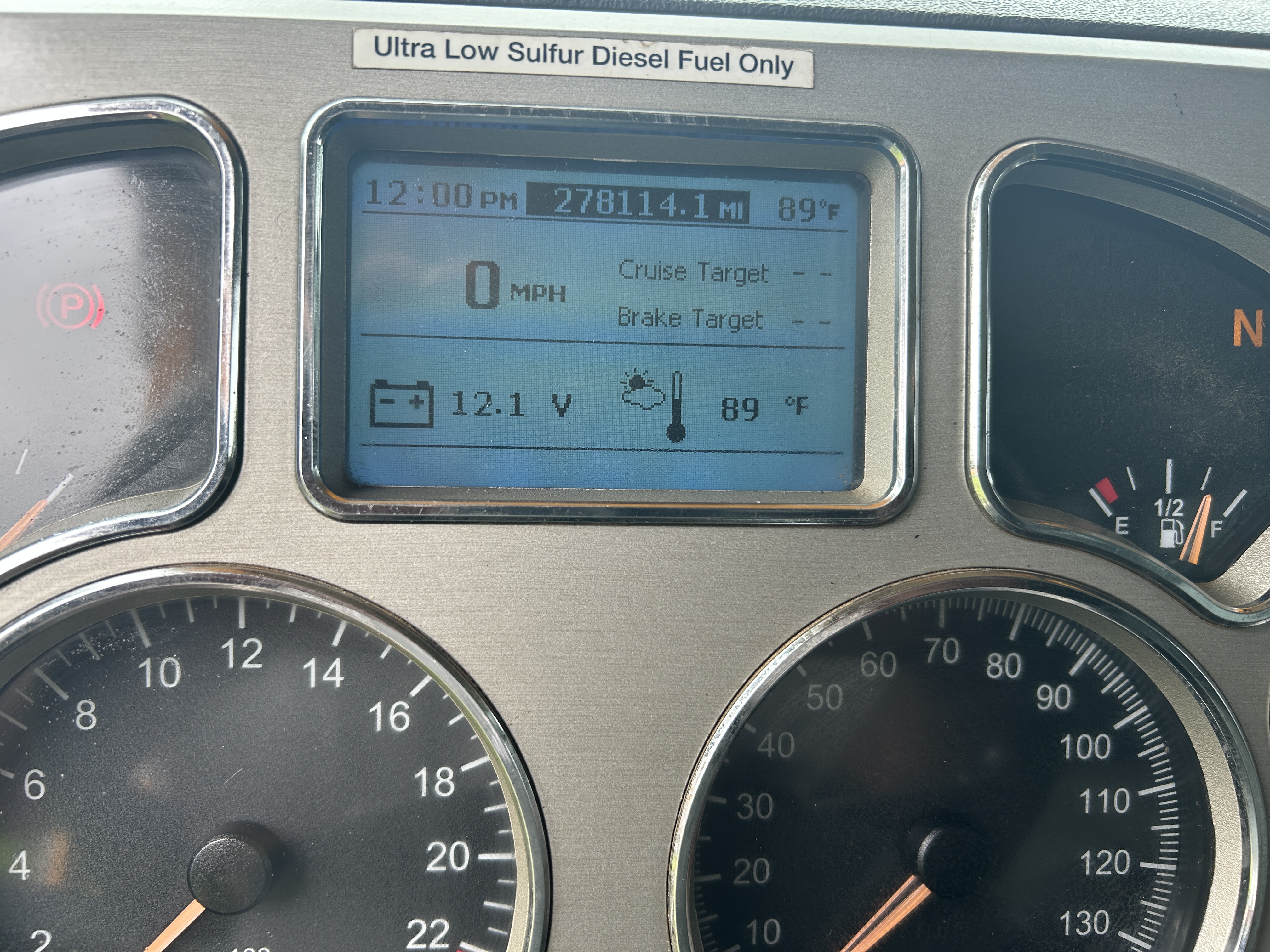 Used 2014 Mack Granite GU713 Quad Axle Dump Truck - Automatic