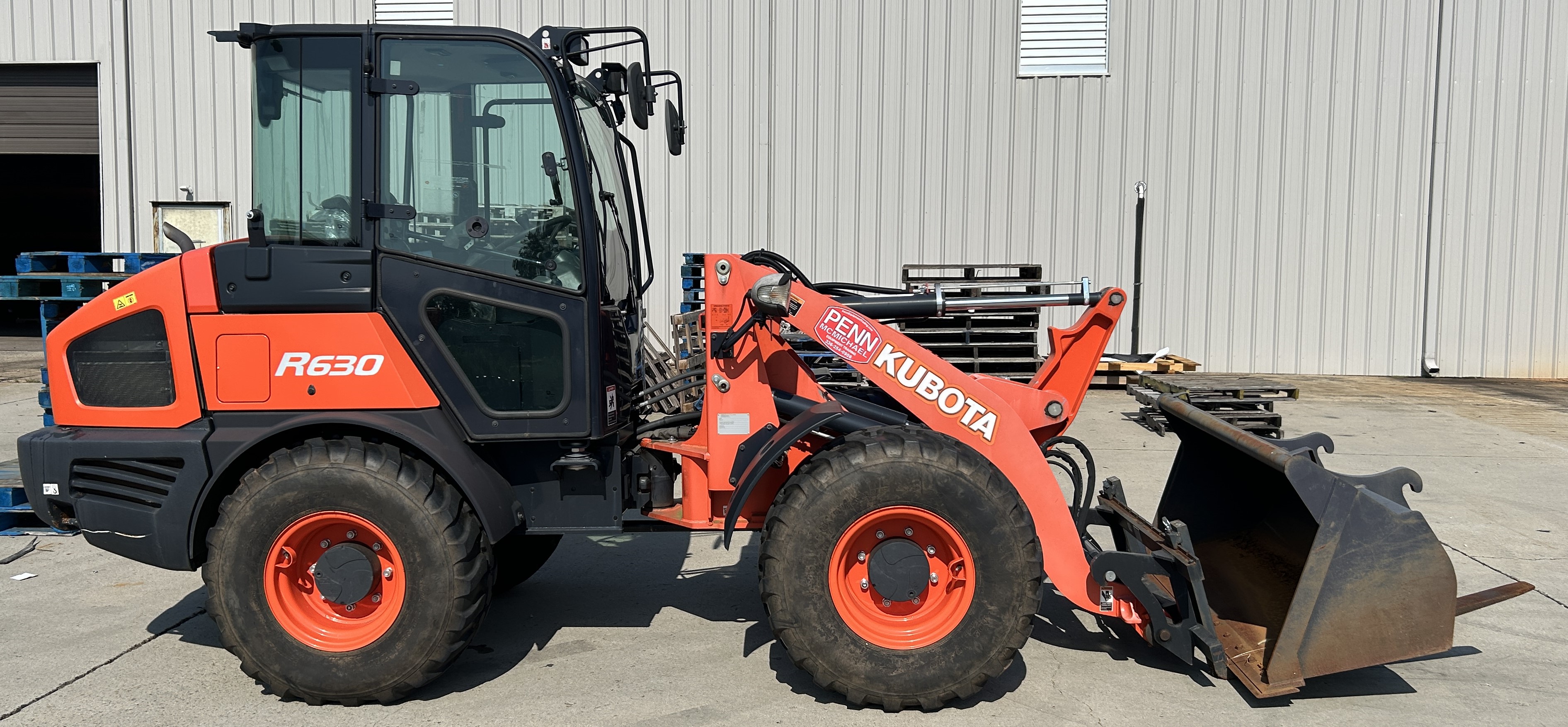 Used 2020 Kubota R630 wheel loader - never used in contruction!