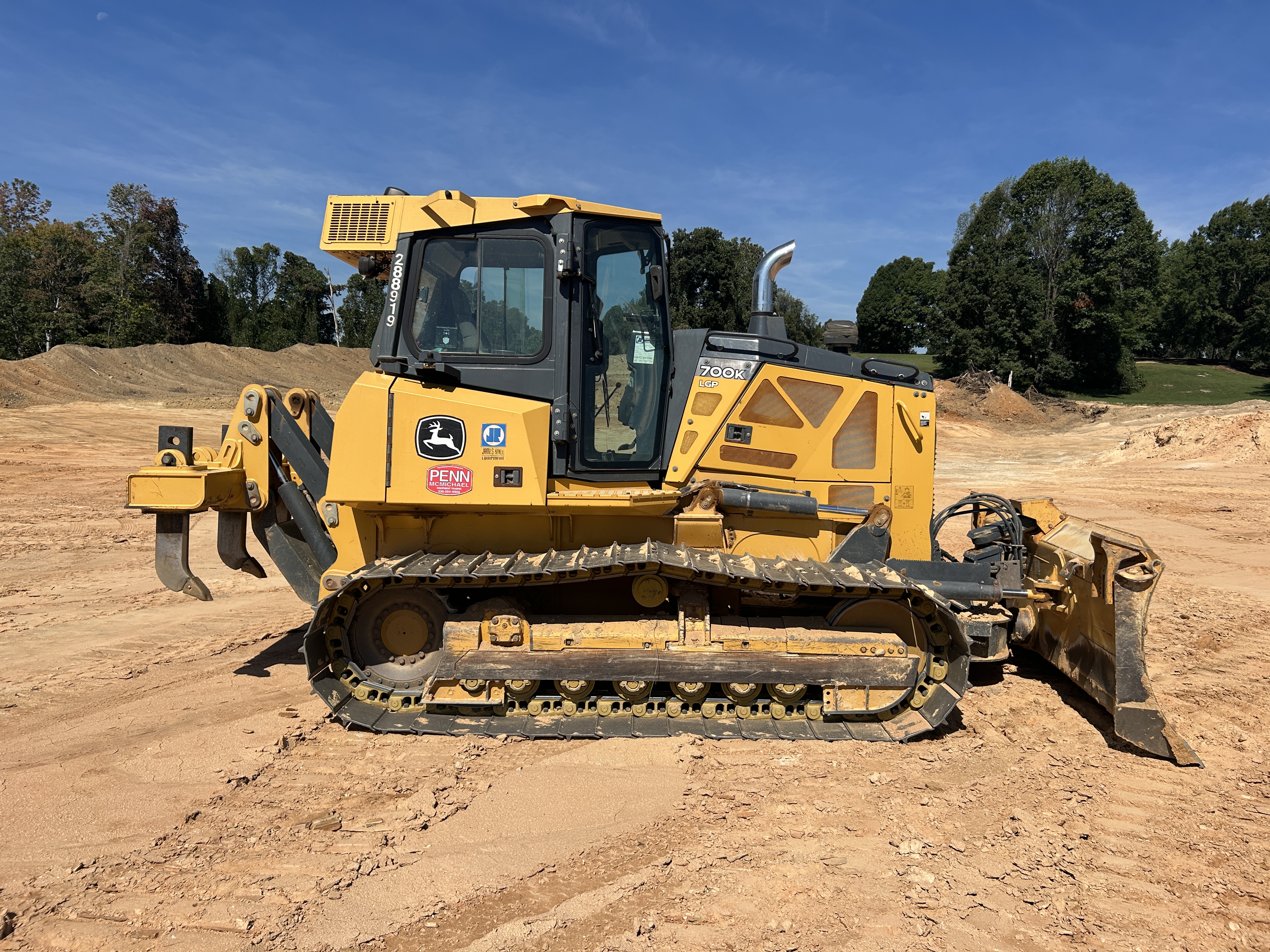 Used 2016 Deere 700K LGP with low hrs, 90 percent bottom, ripper, GPS ready