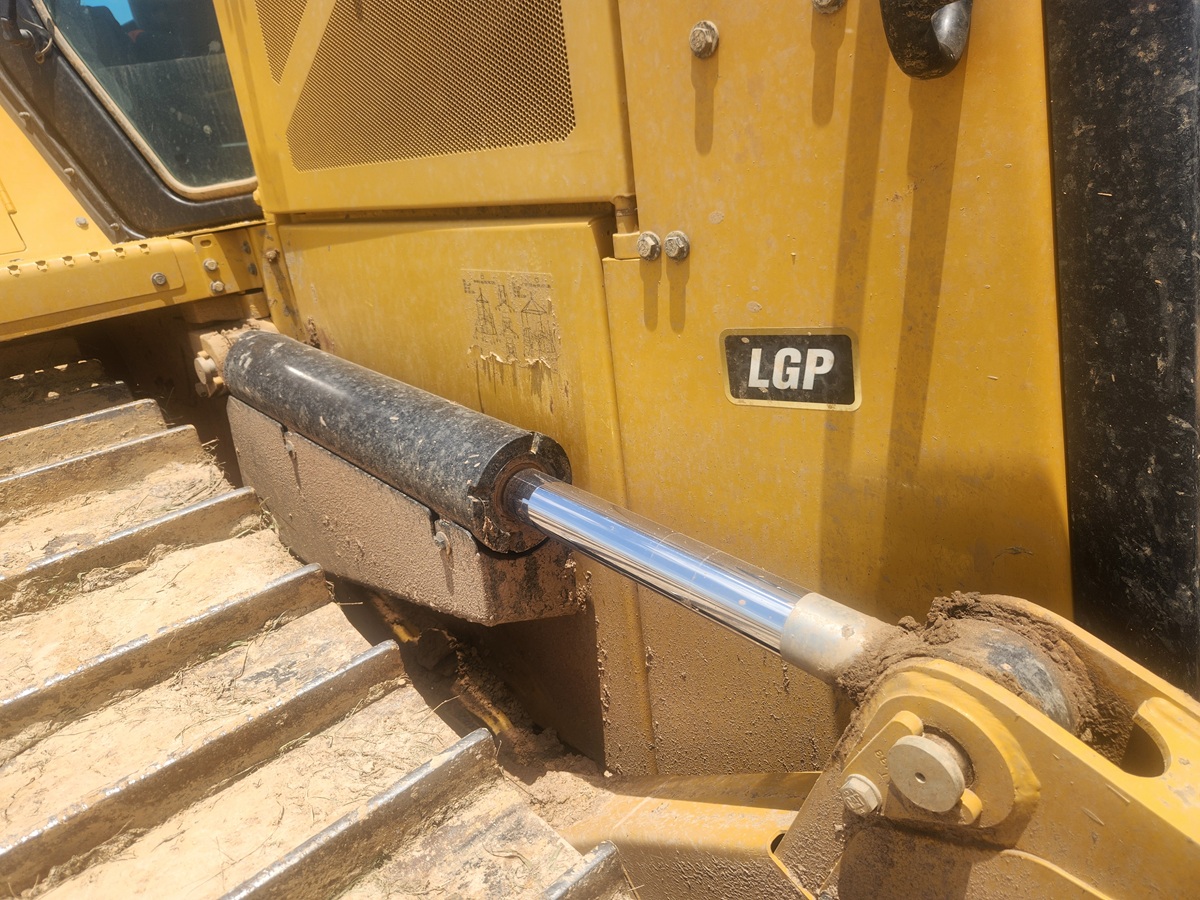 Used 2023 Caterpillar D6 VPAT LGP