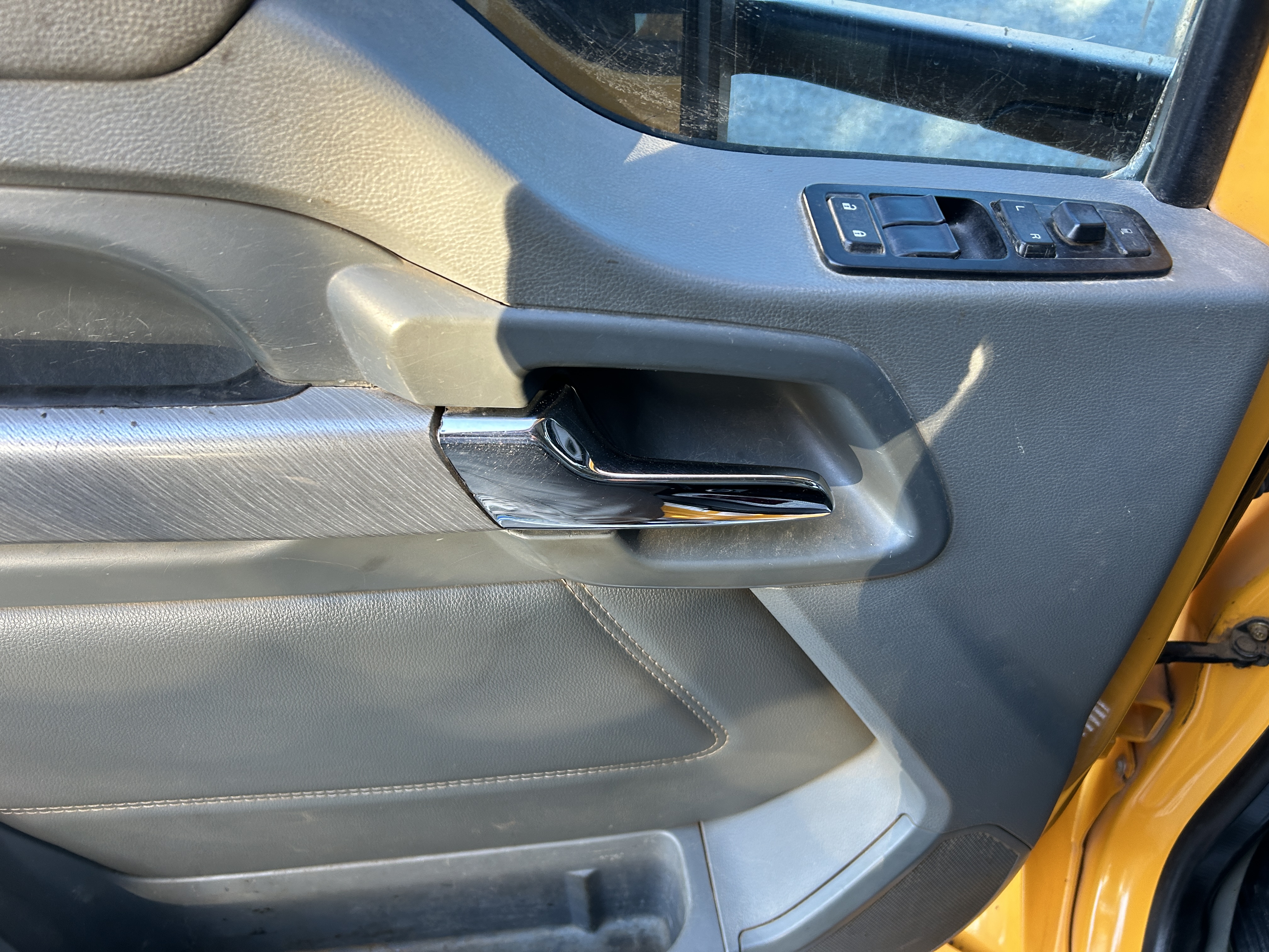 Used 2016 Kenworth T880 Quad Axle Dump Truck - Automatic