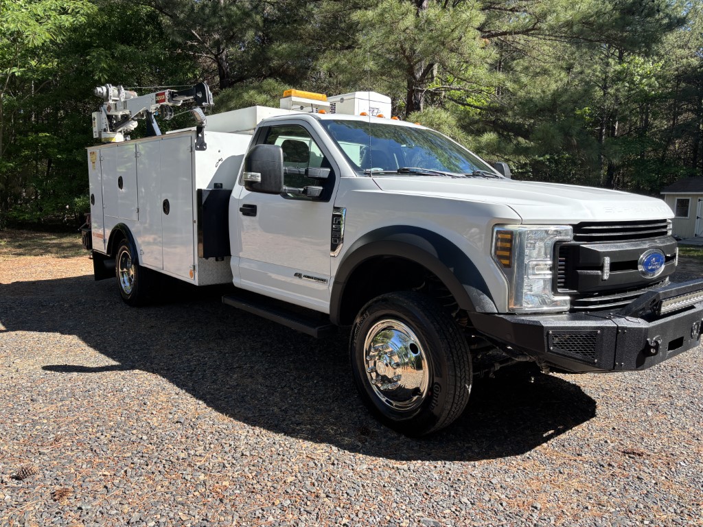 Used 2019 Ford F550 XL service truck