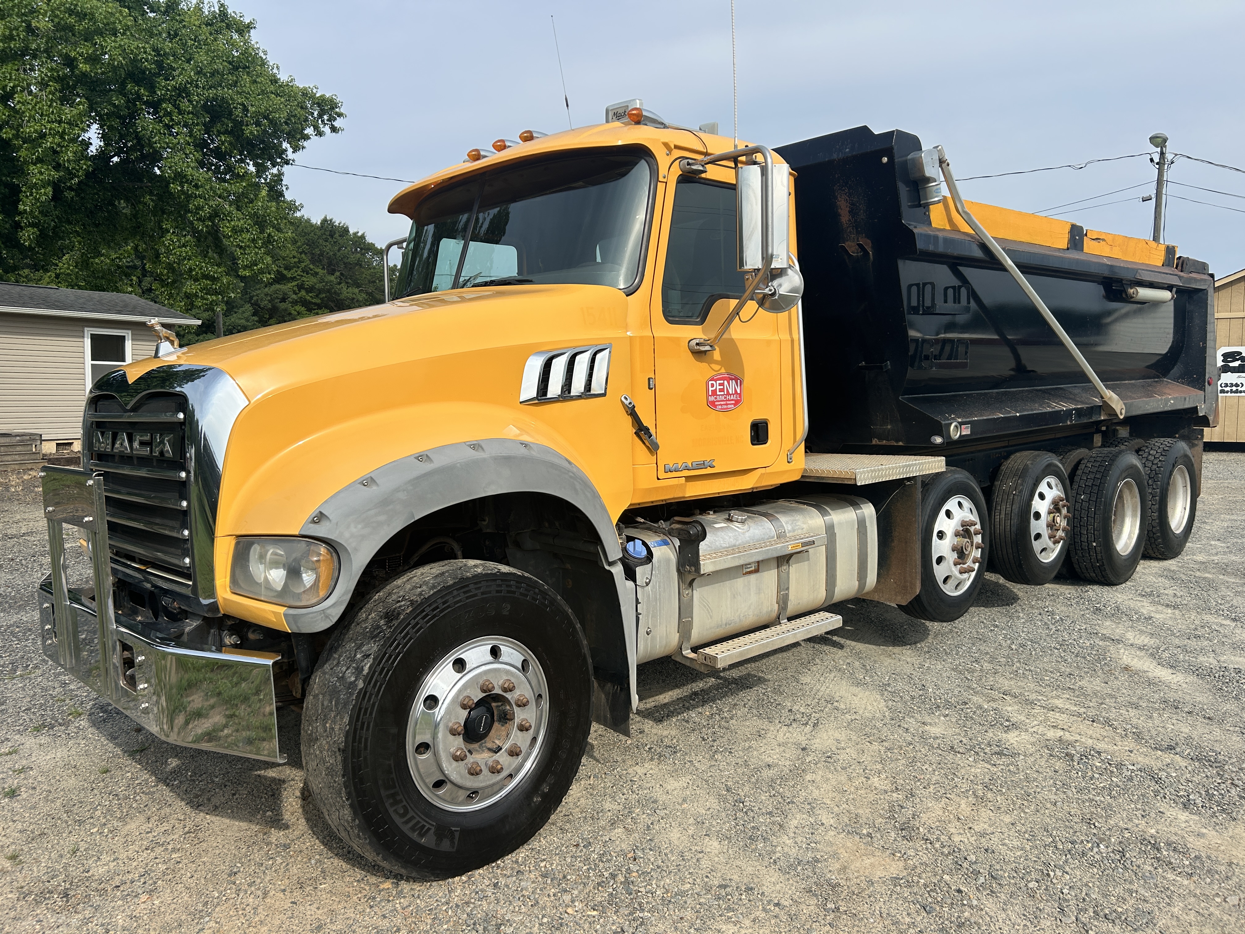 Used 2018 Mack Granite GU713 Quad Axle Dump Truck - automatic