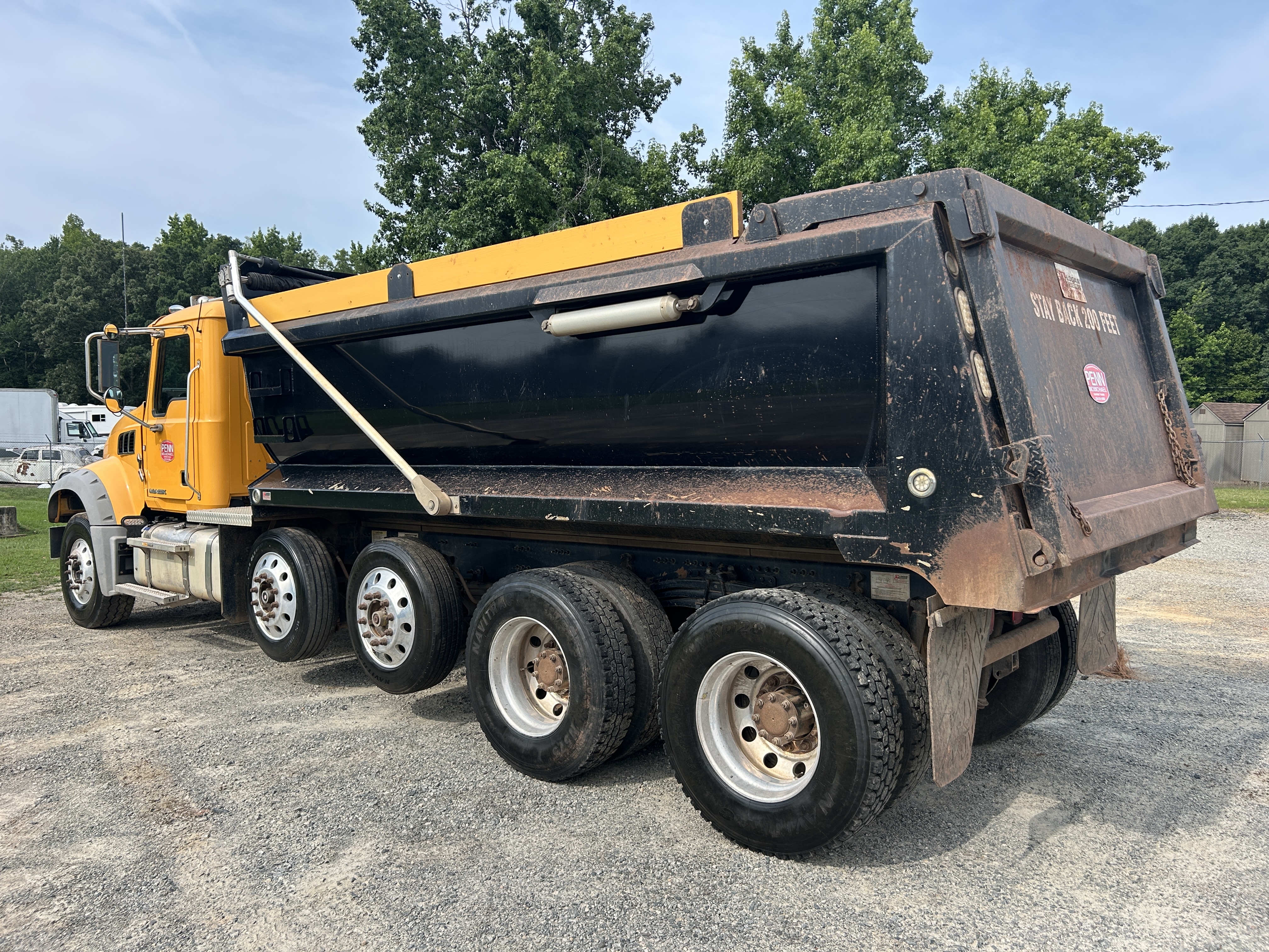 Used 2018 Mack Granite GU713 Quad Axle Dump Truck - automatic