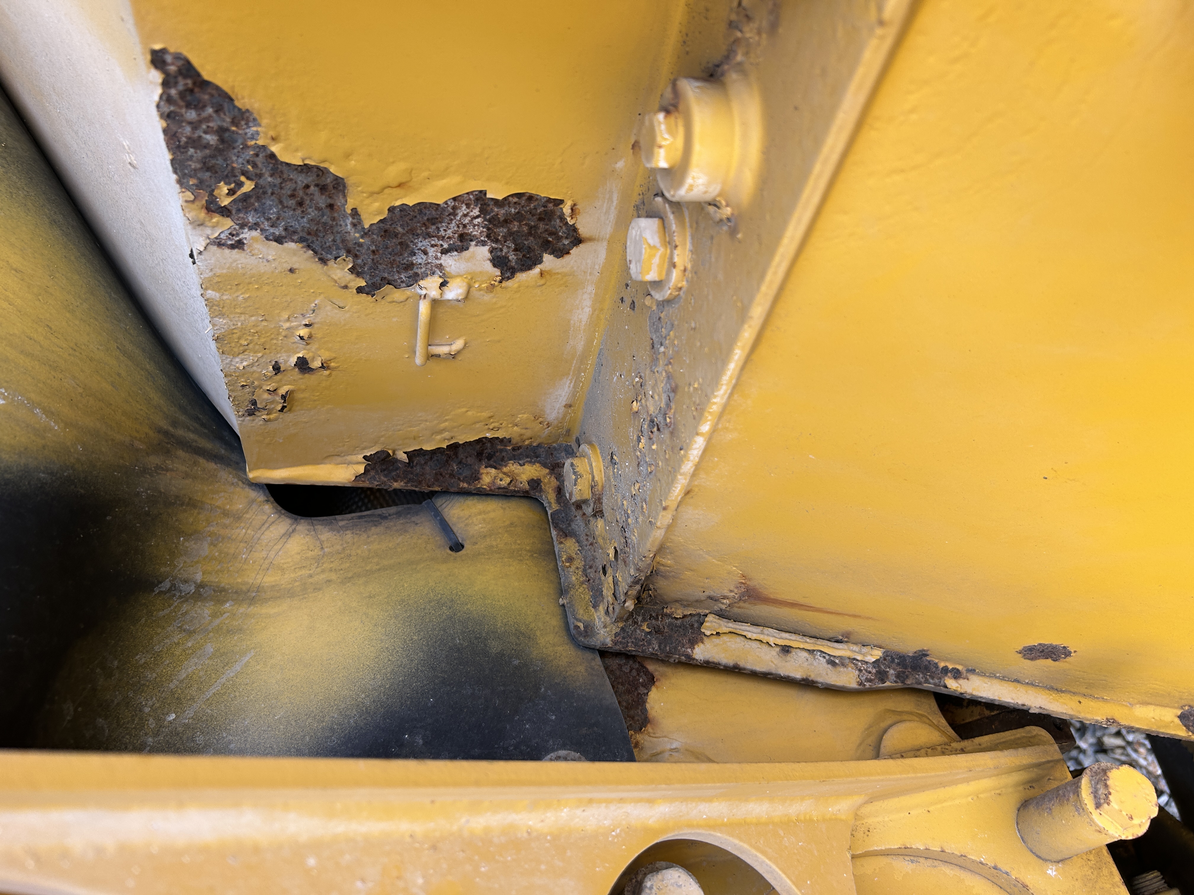 Used 2015 Bell B25E Water Truck