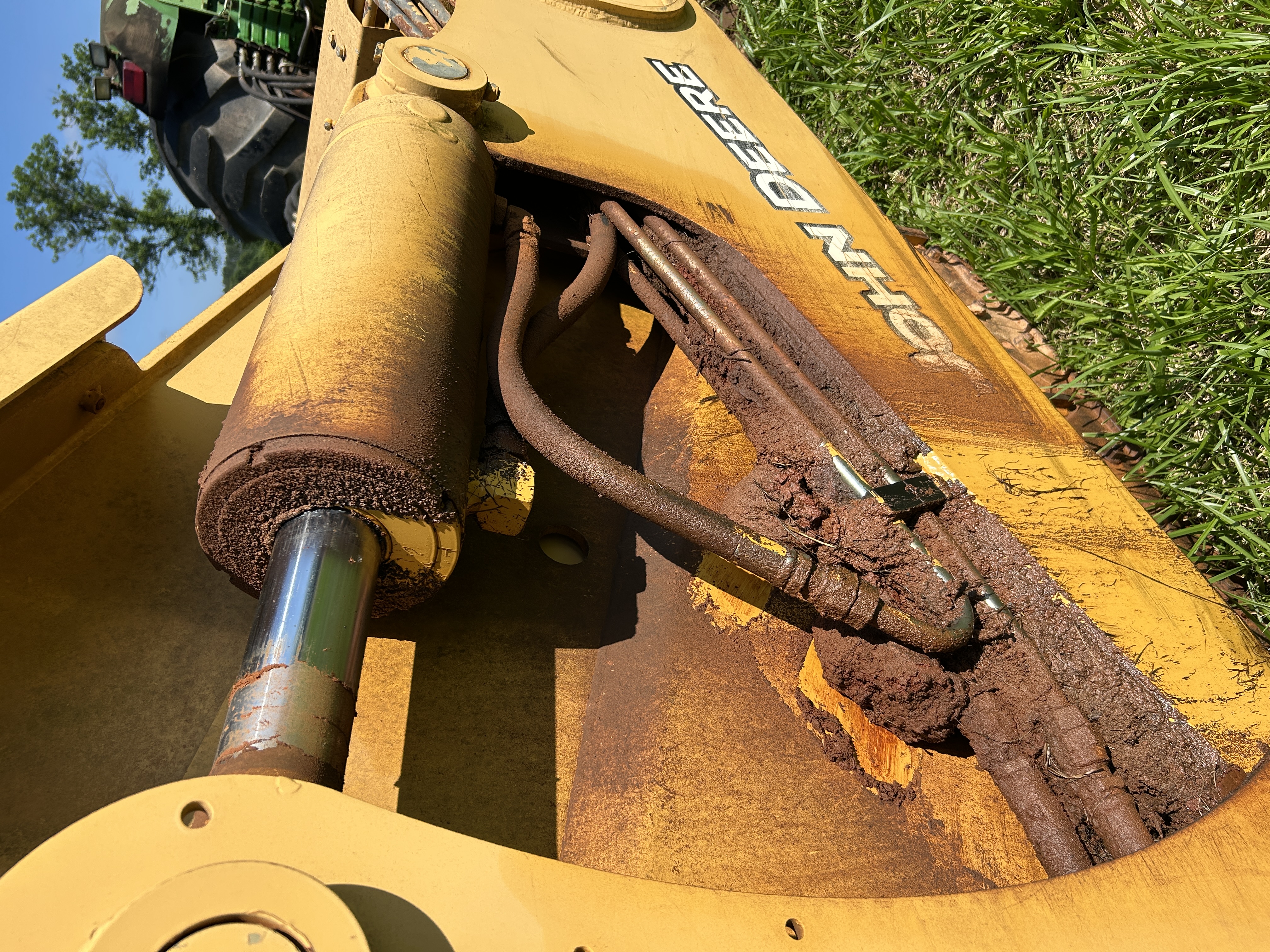 Used 2005 Deere 1810E Pull Pan with Deere 9400 tractor with 4455 hrs