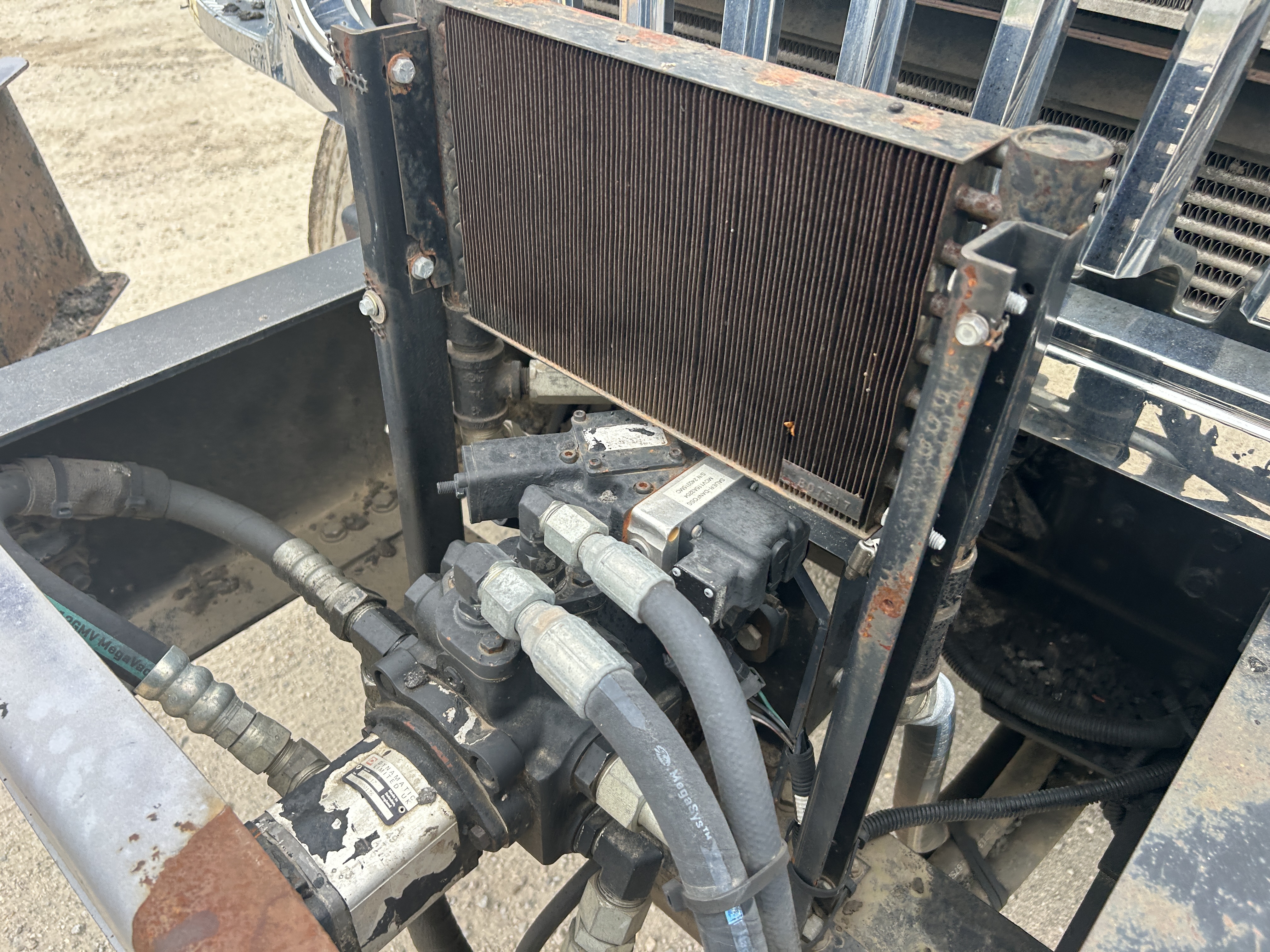 Used 2018 International Leeboy Rosco Maximizer 3 Tack Truck