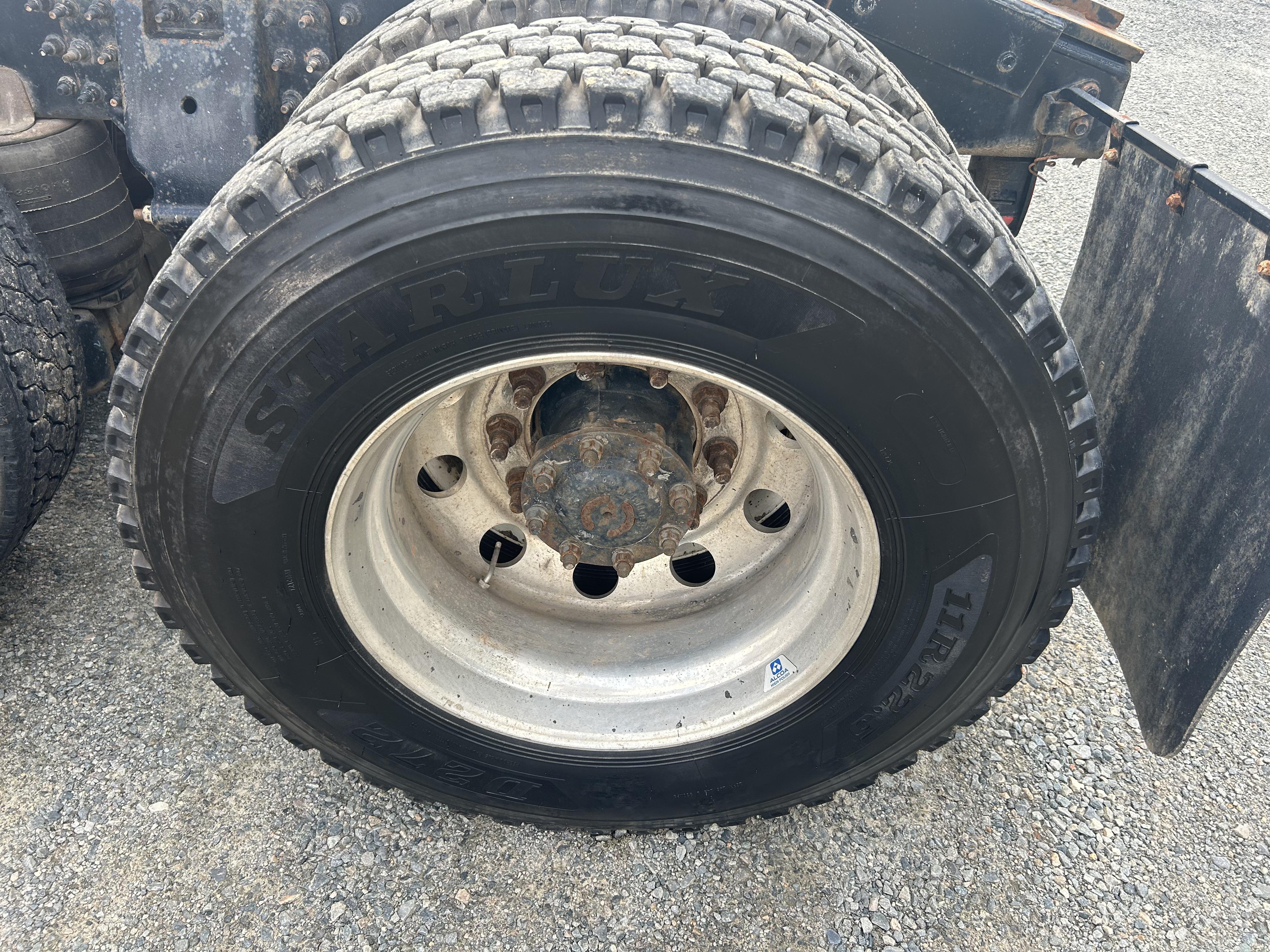 Used 2013 Mack CHU613 Pinnacle Road Tractor