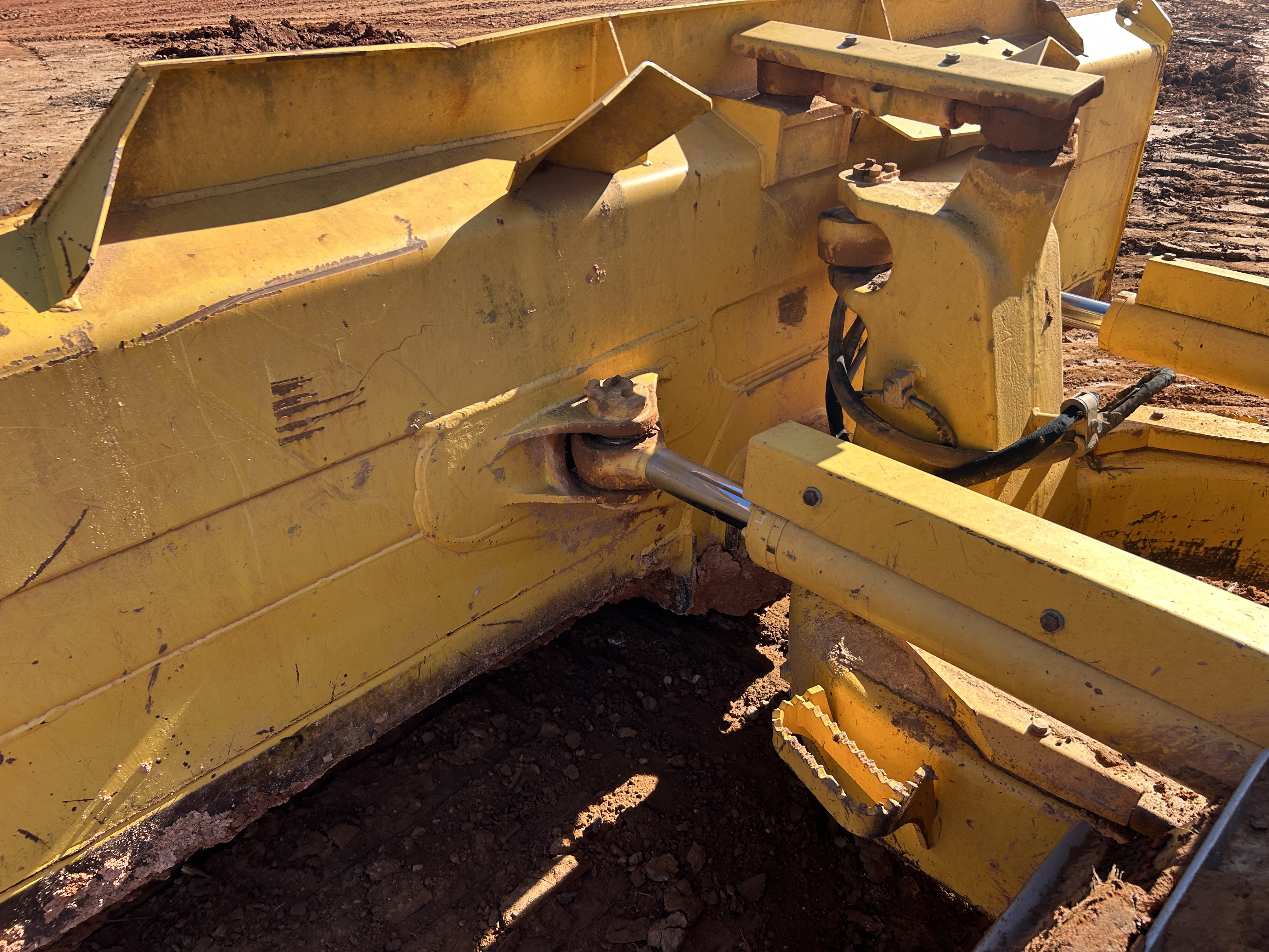 Used 2016 Komatsu D61PXi-23