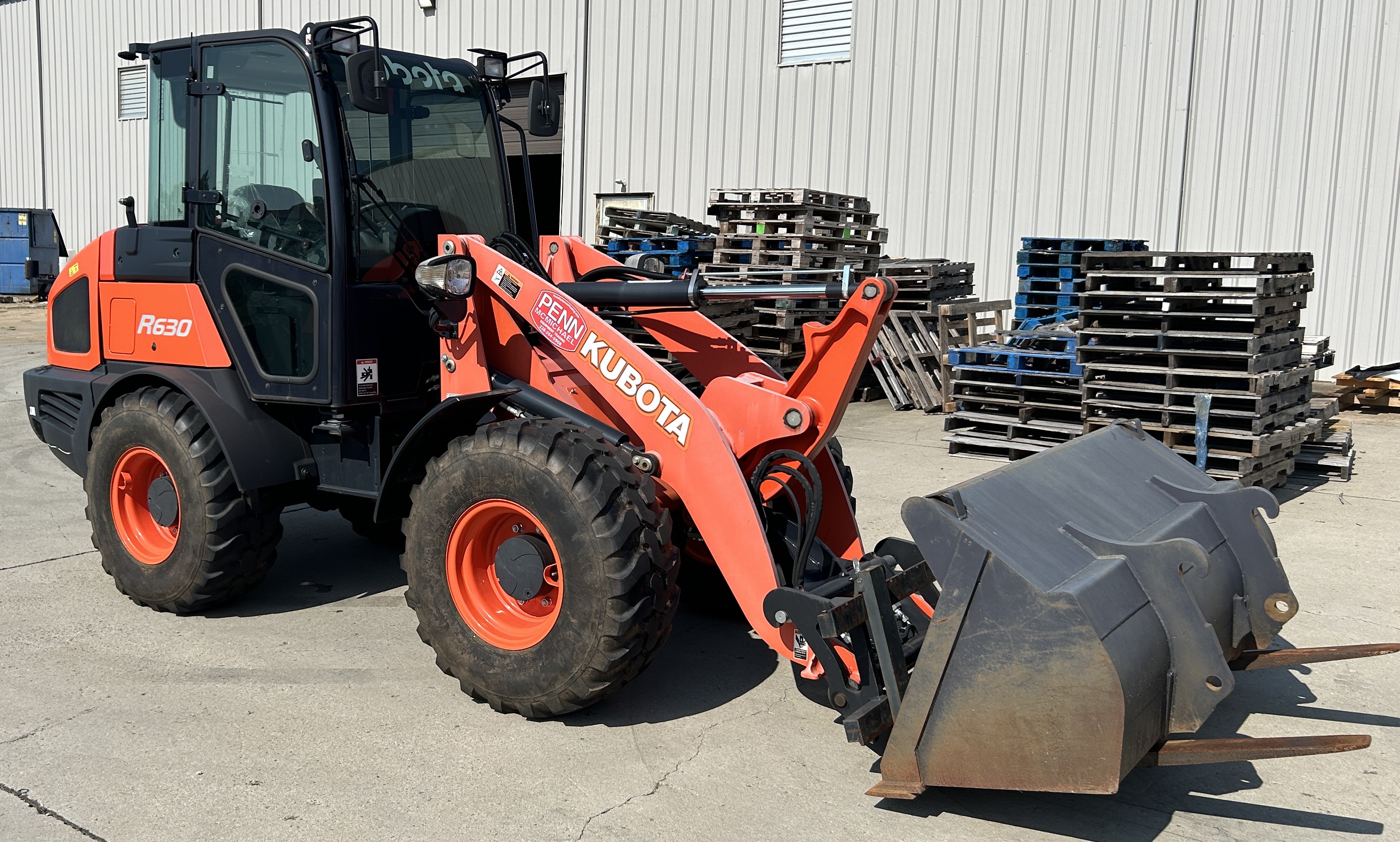Used 2020 Kubota R630 wheel loader - never used in contruction!