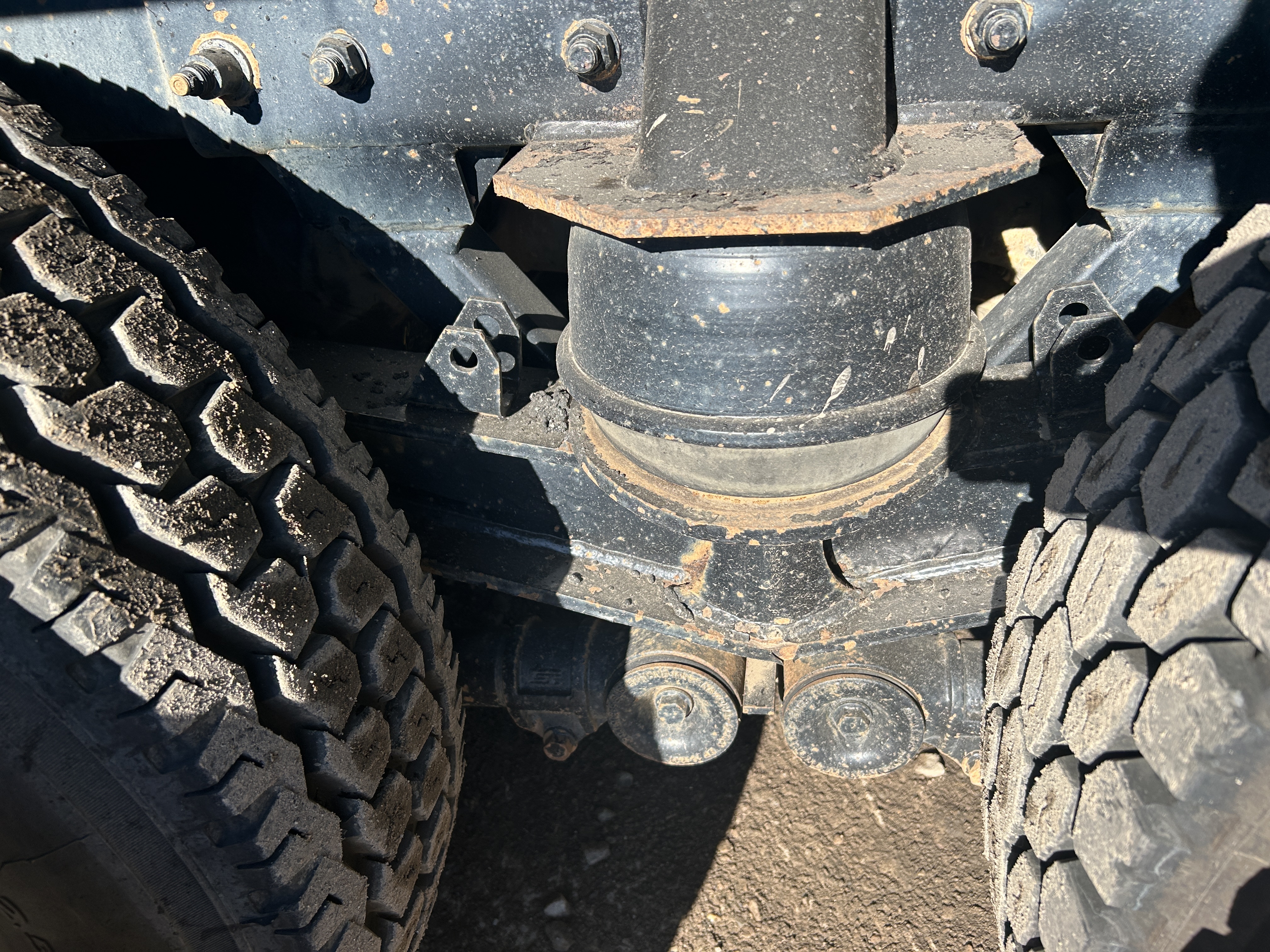 Used 2016 Kenworth T880 Quad Axle Dump Truck - Automatic