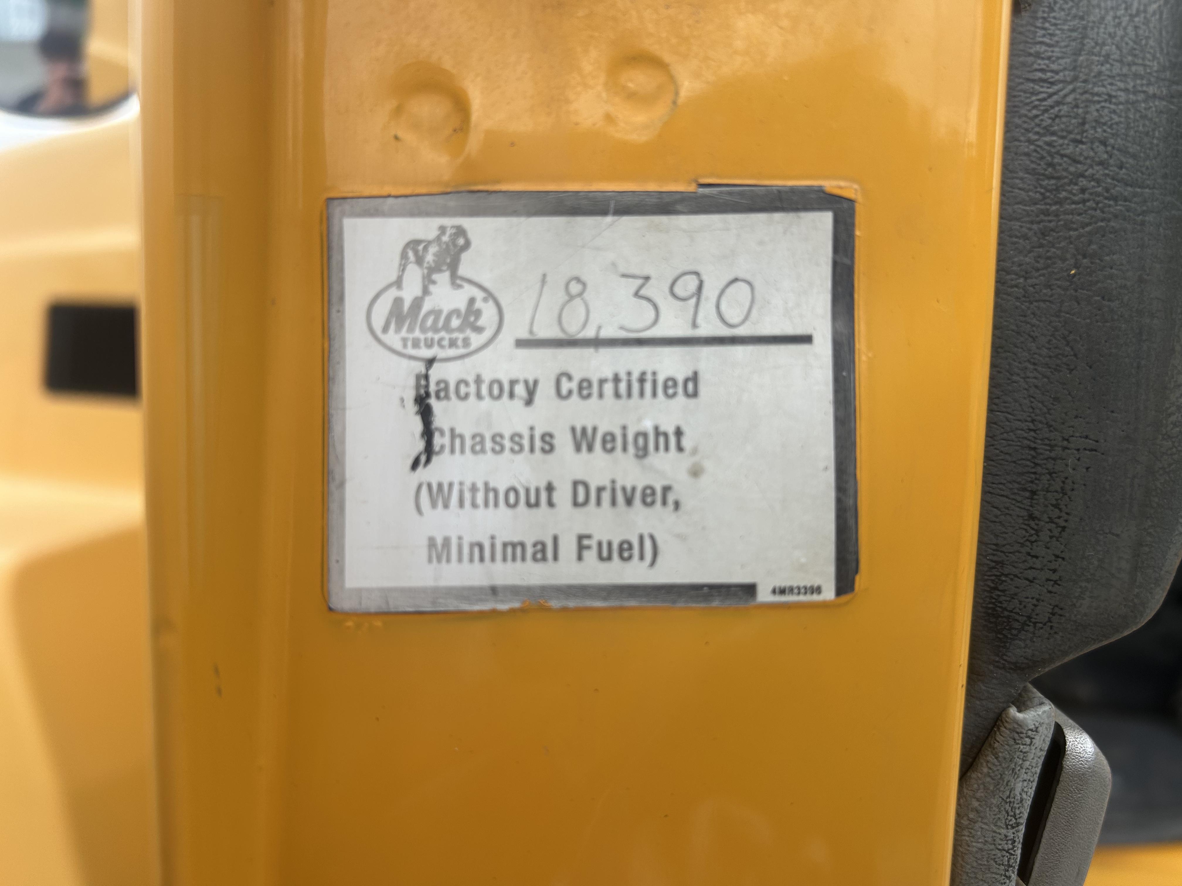 Used 2013 Mack CHU613 Pinnacle Road Tractor
