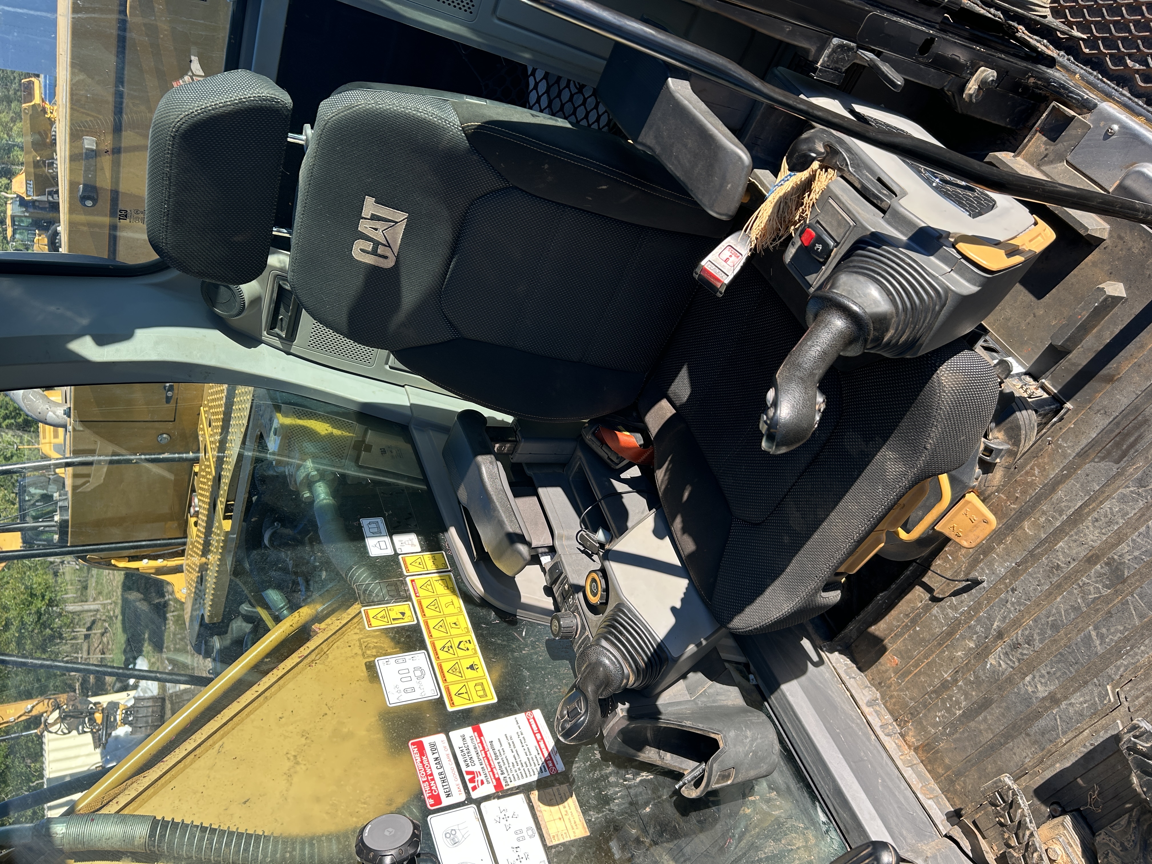 Used 2023 Caterpillar 323 with Progressive Link Hydraulic Thumb, New undercarriage, Grade 3D Ready