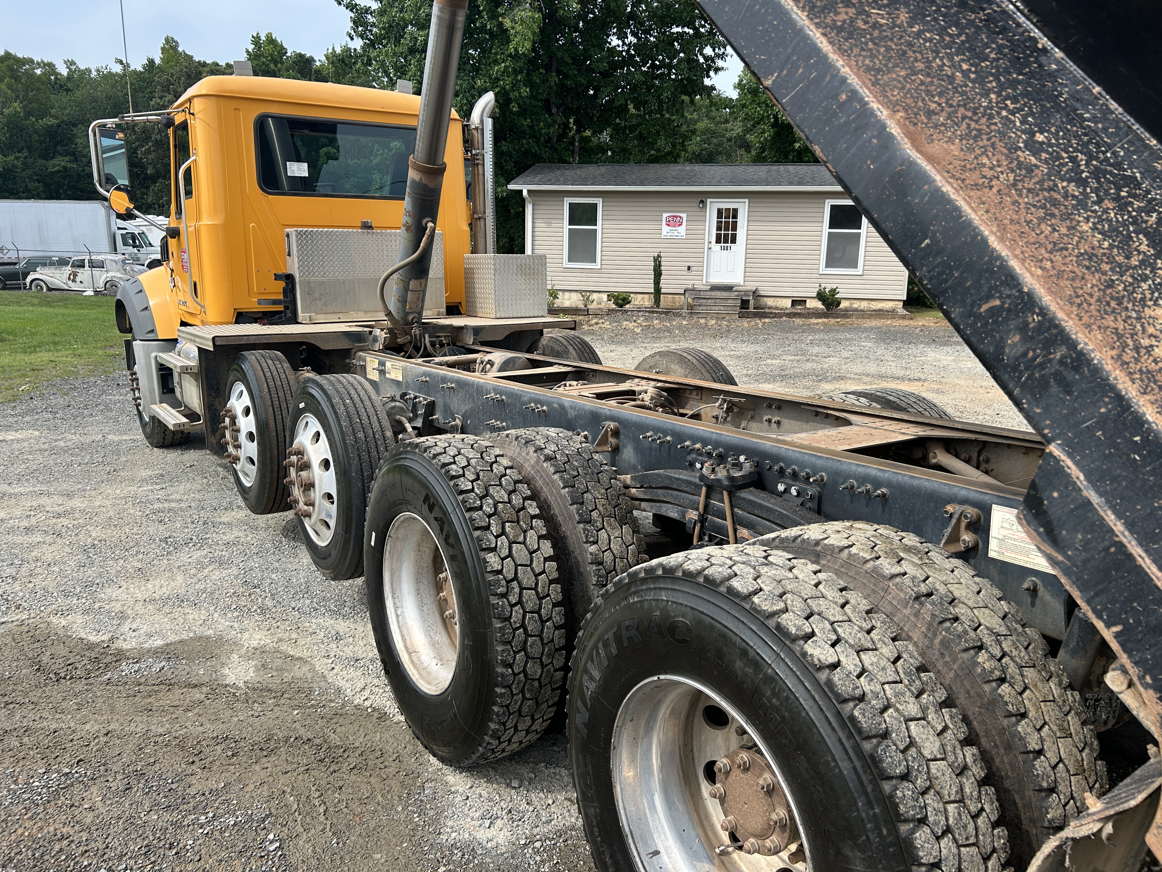 Used 2018 Mack Granite GU713 Quad Axle Dump Truck - automatic