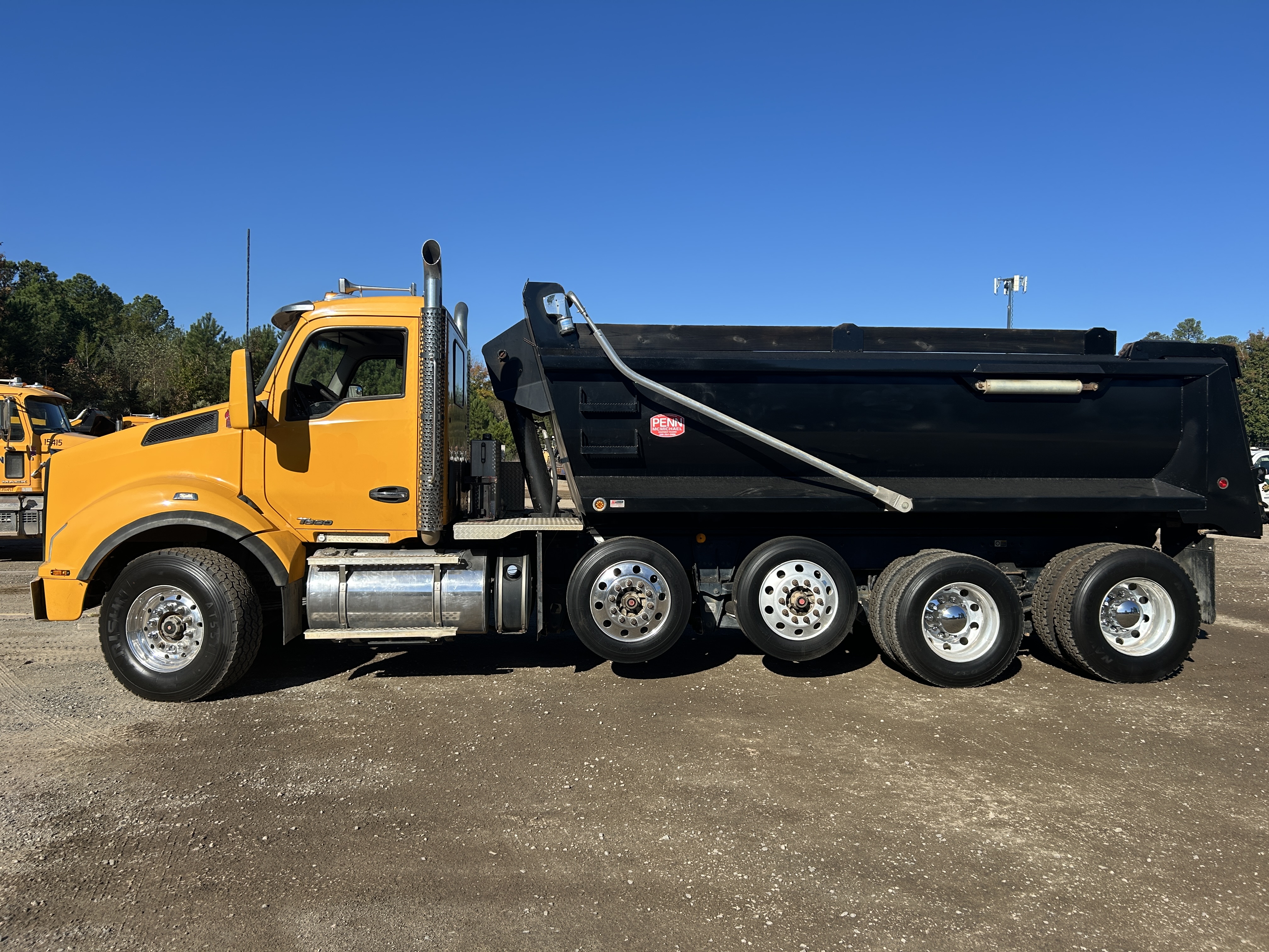 Used 2016 Kenworth T880 Quad Axle Dump Truck - Automatic
