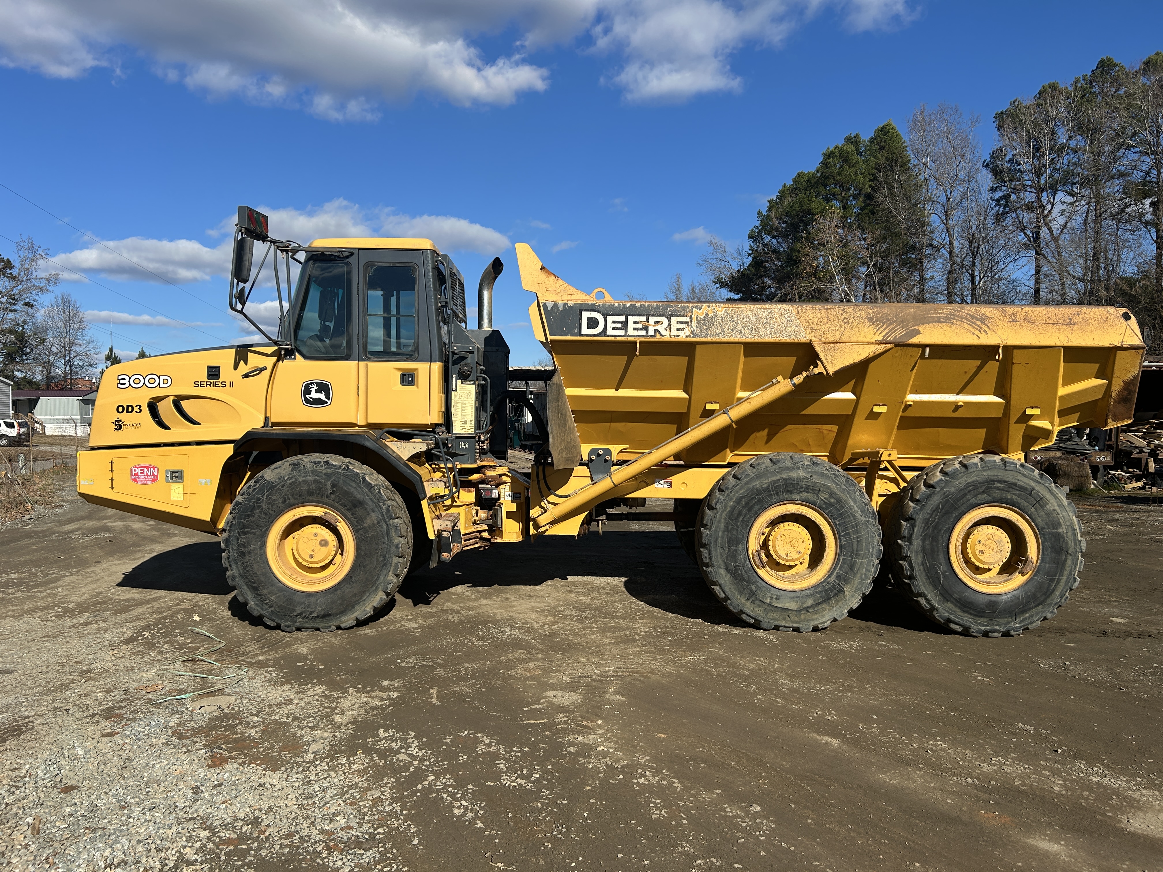 Used 2015 Deere 300D Series II