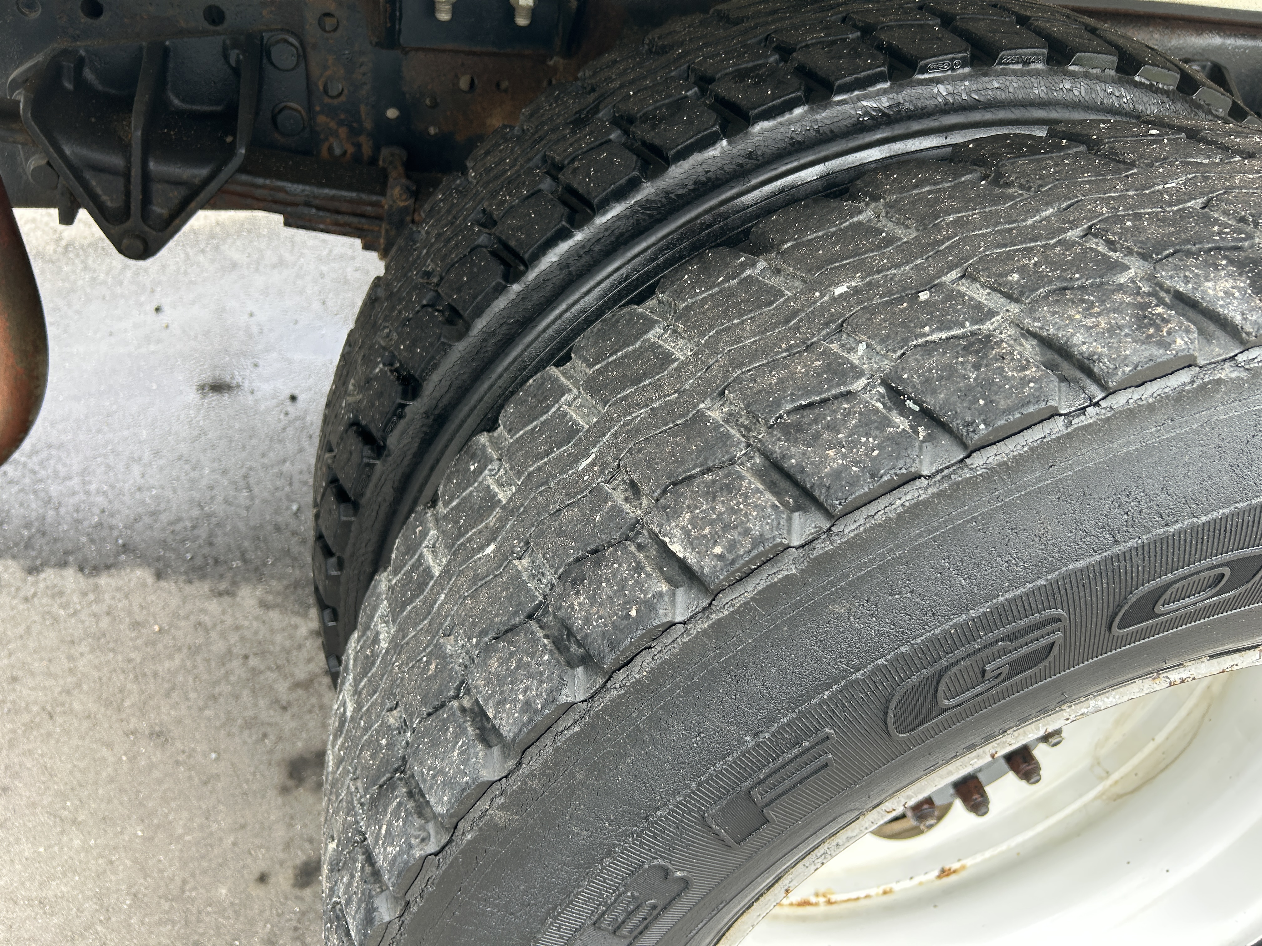 Used 2006 International 2000 Gallon Water Truck