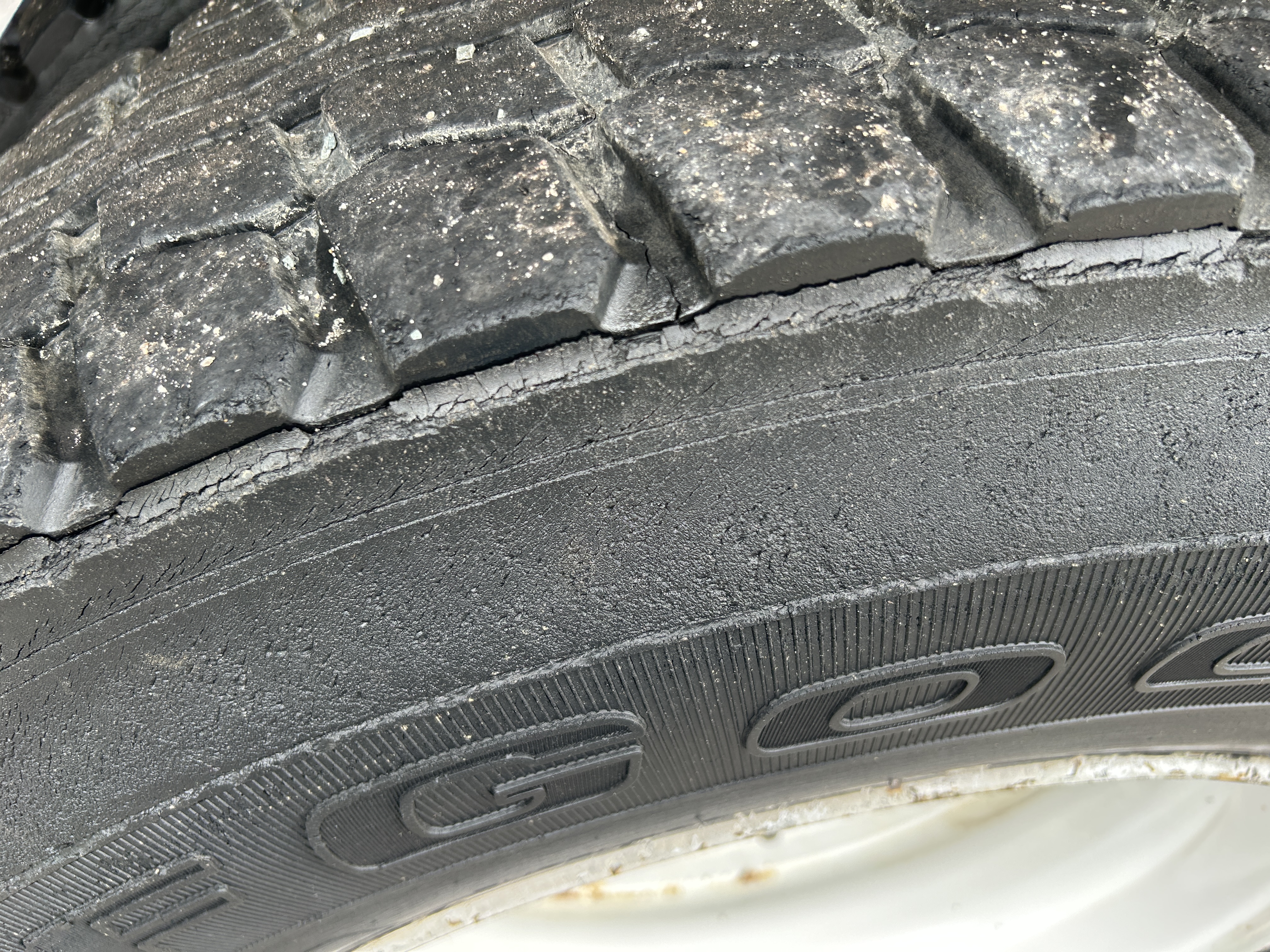 Used 2006 International 2000 Gallon Water Truck