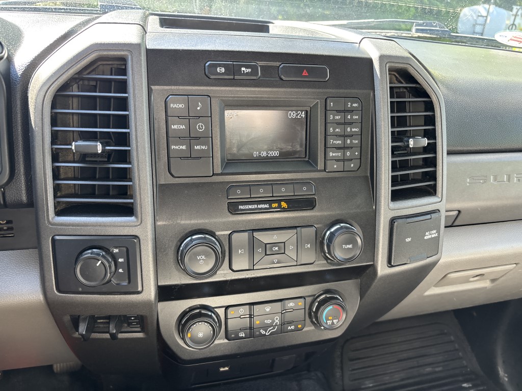 Used 2019 Ford F550 XL service truck