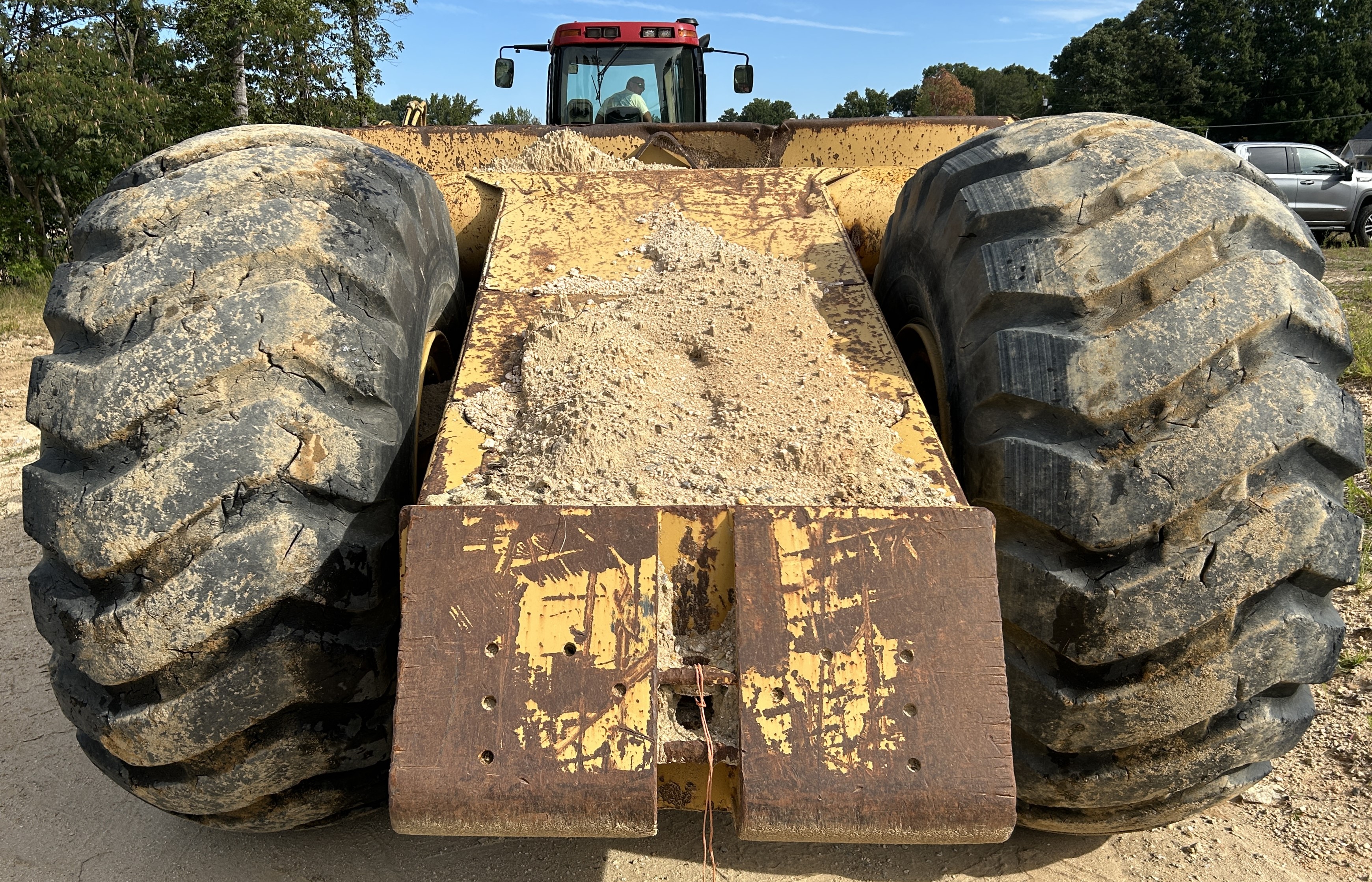 Used 2004 Case STX450 with 17 yard Noble Pull pan