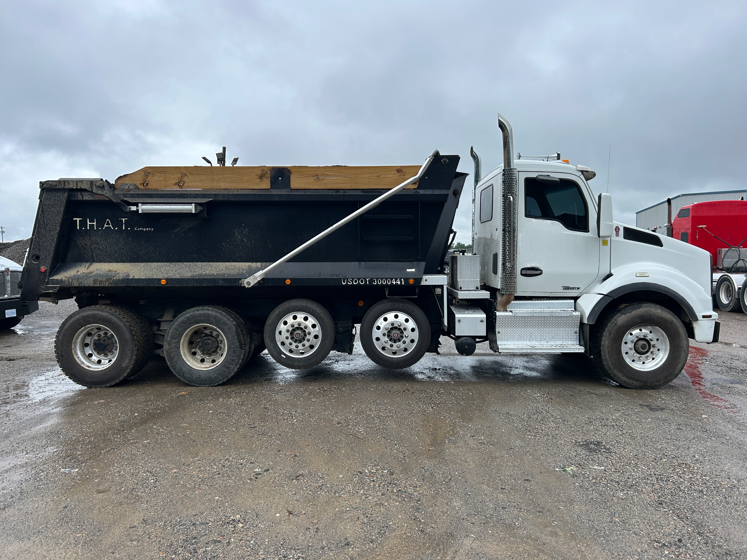 Used 2017 Kenworth T880 Quad Axle Dump Truck