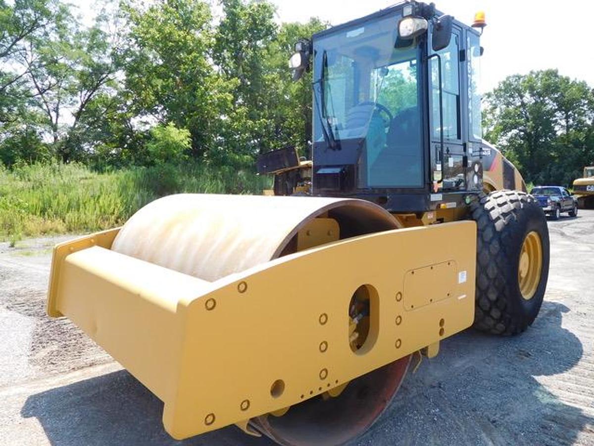 Used 2010 Caterpillar CS74