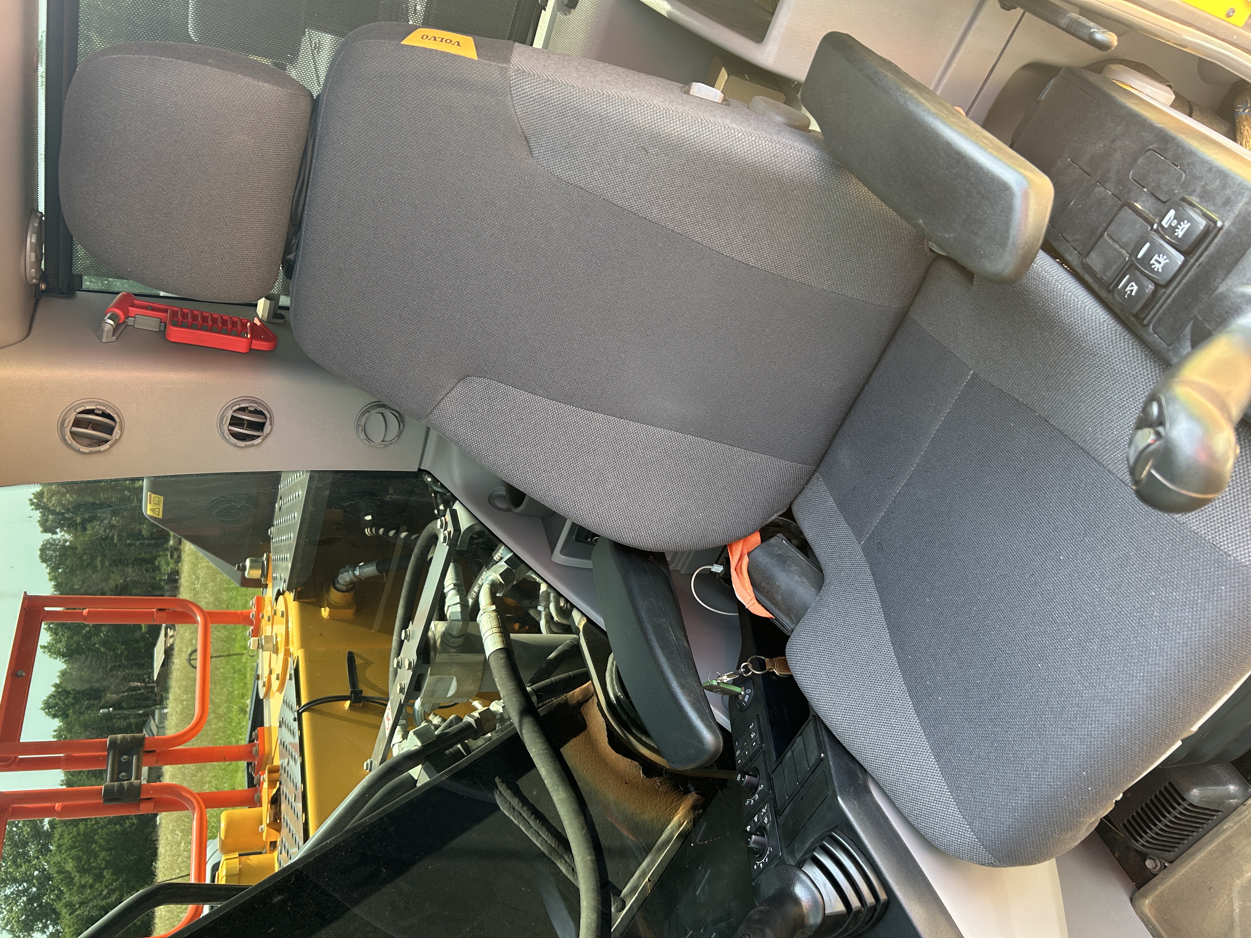 Used 2023 Volvo EC200EL - Loaded like new