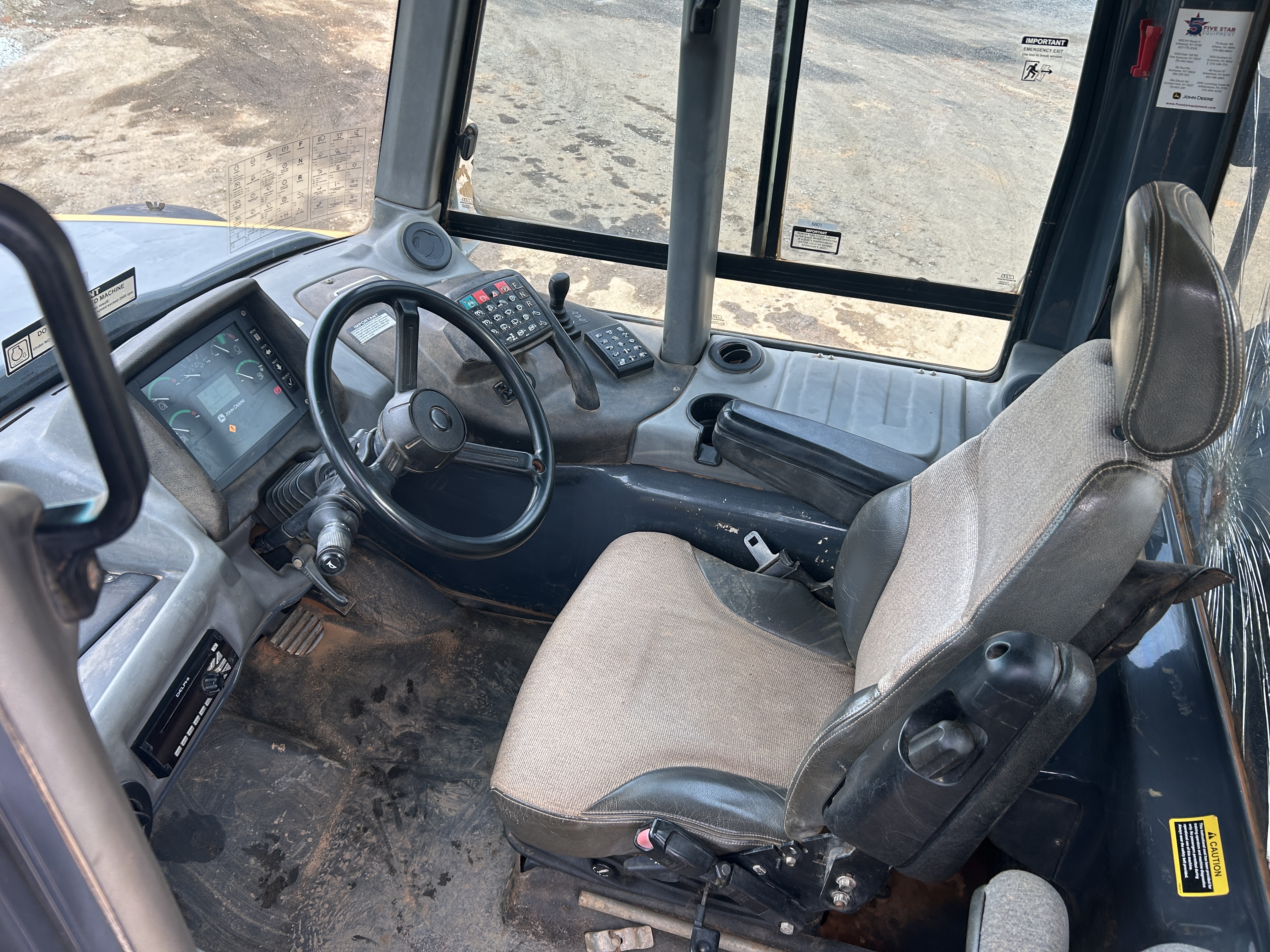 Used 2015 Deere 300D Series II