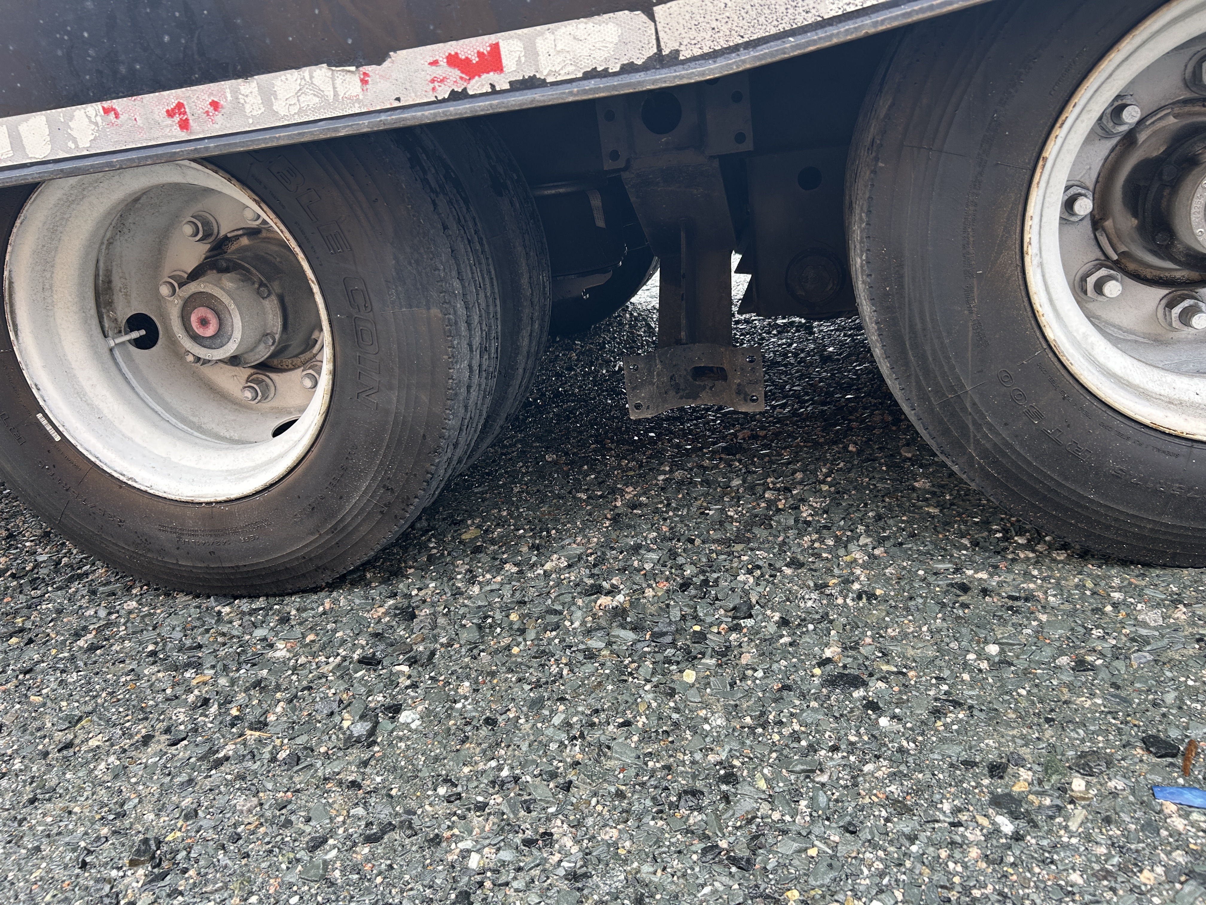 Used 2005 Kalyn Siebert   35 Ton Sliding Tilt deck