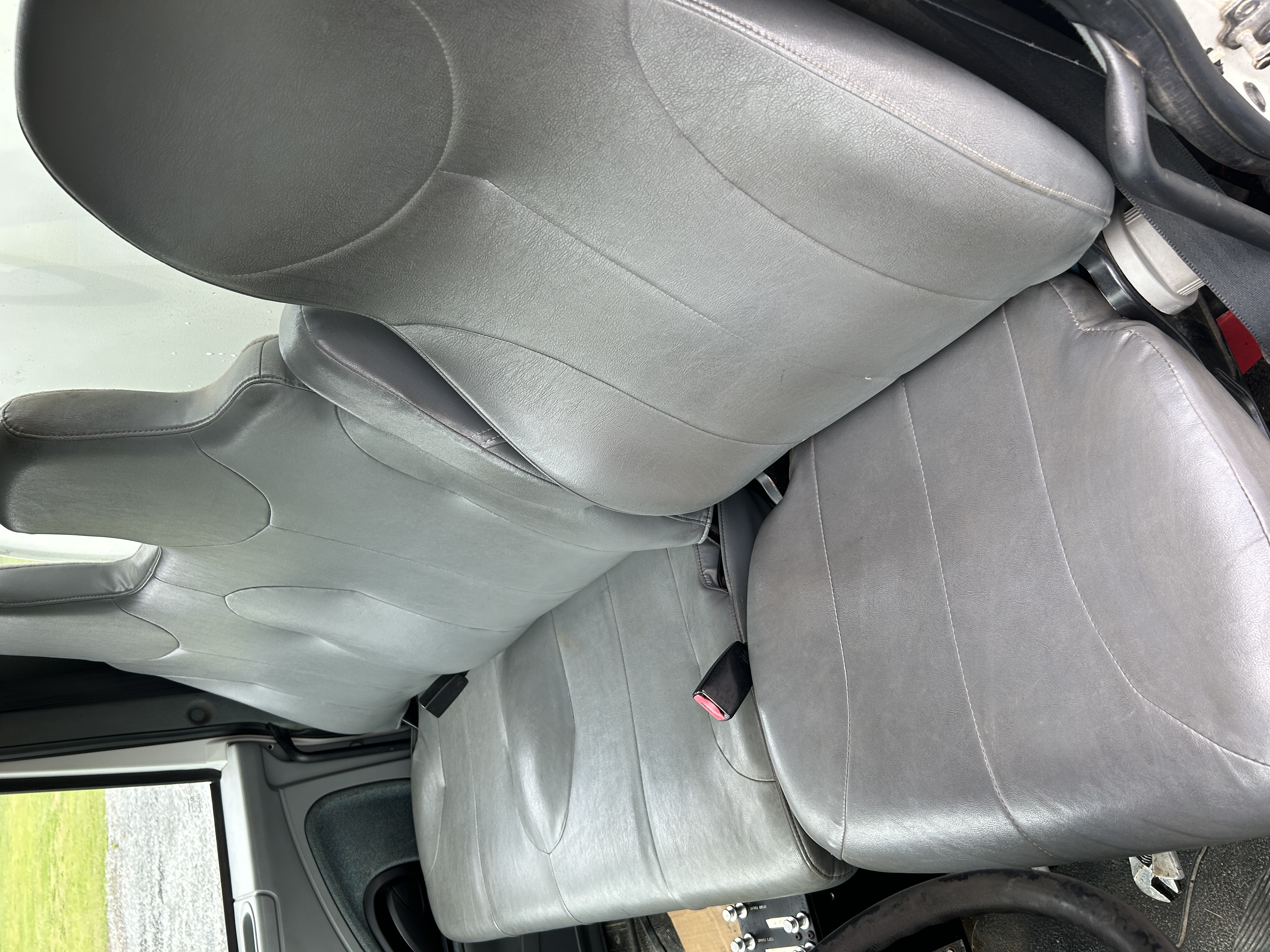 Used 2006 International 2000 Gallon Water Truck