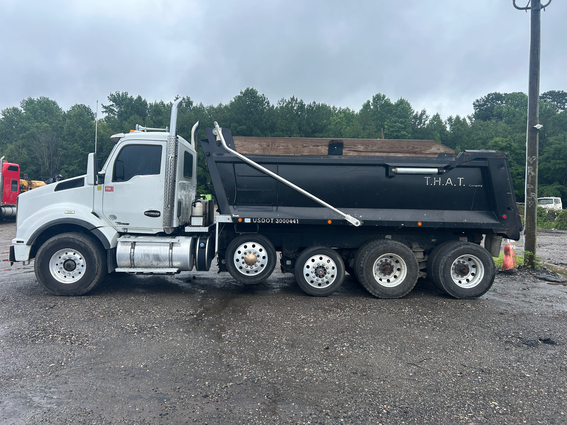 Used 2017 Kenworth T880 Quad Axle Dump Truck