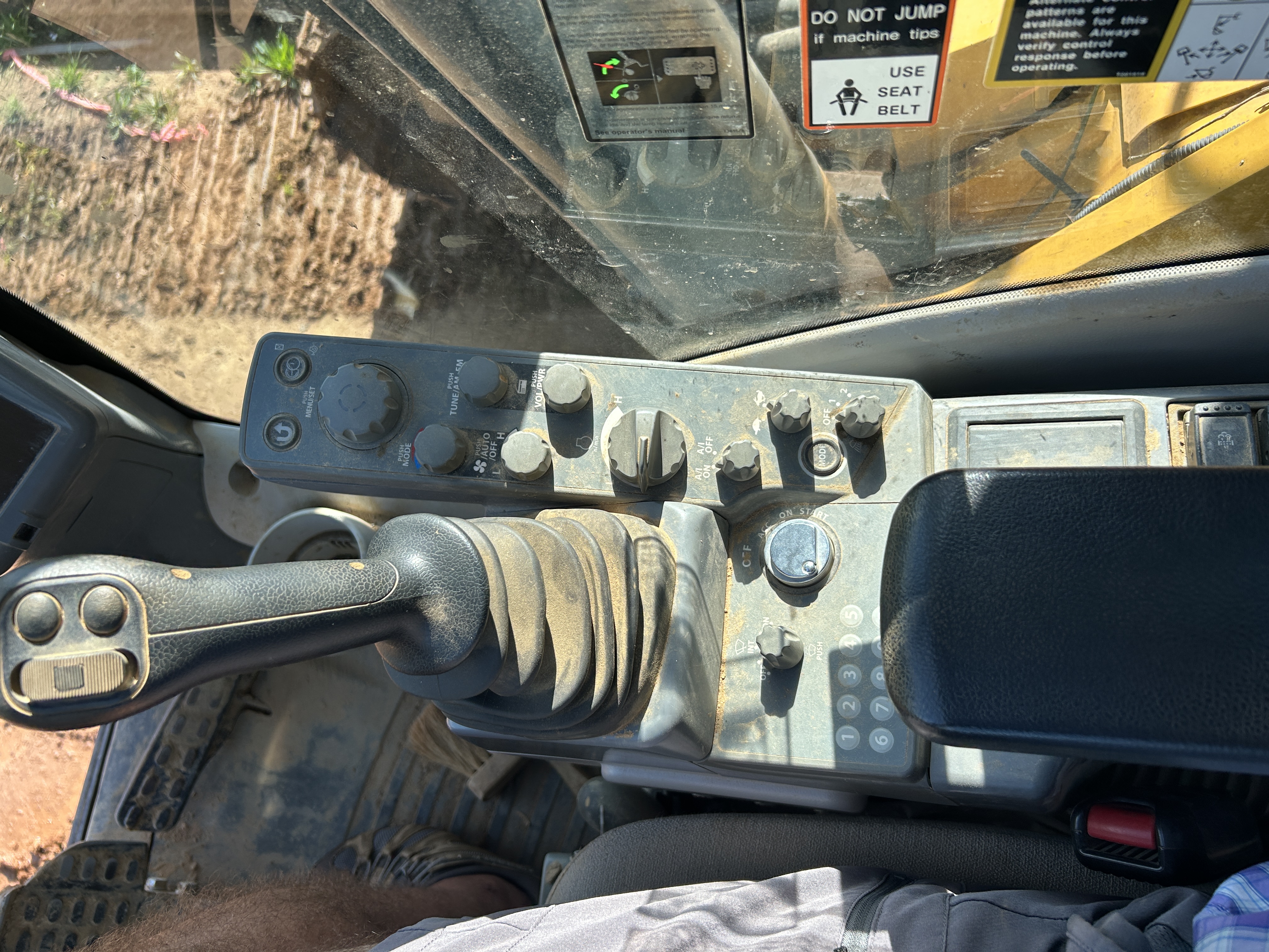 Used 2021 Deere 345G LC - low hours very nice