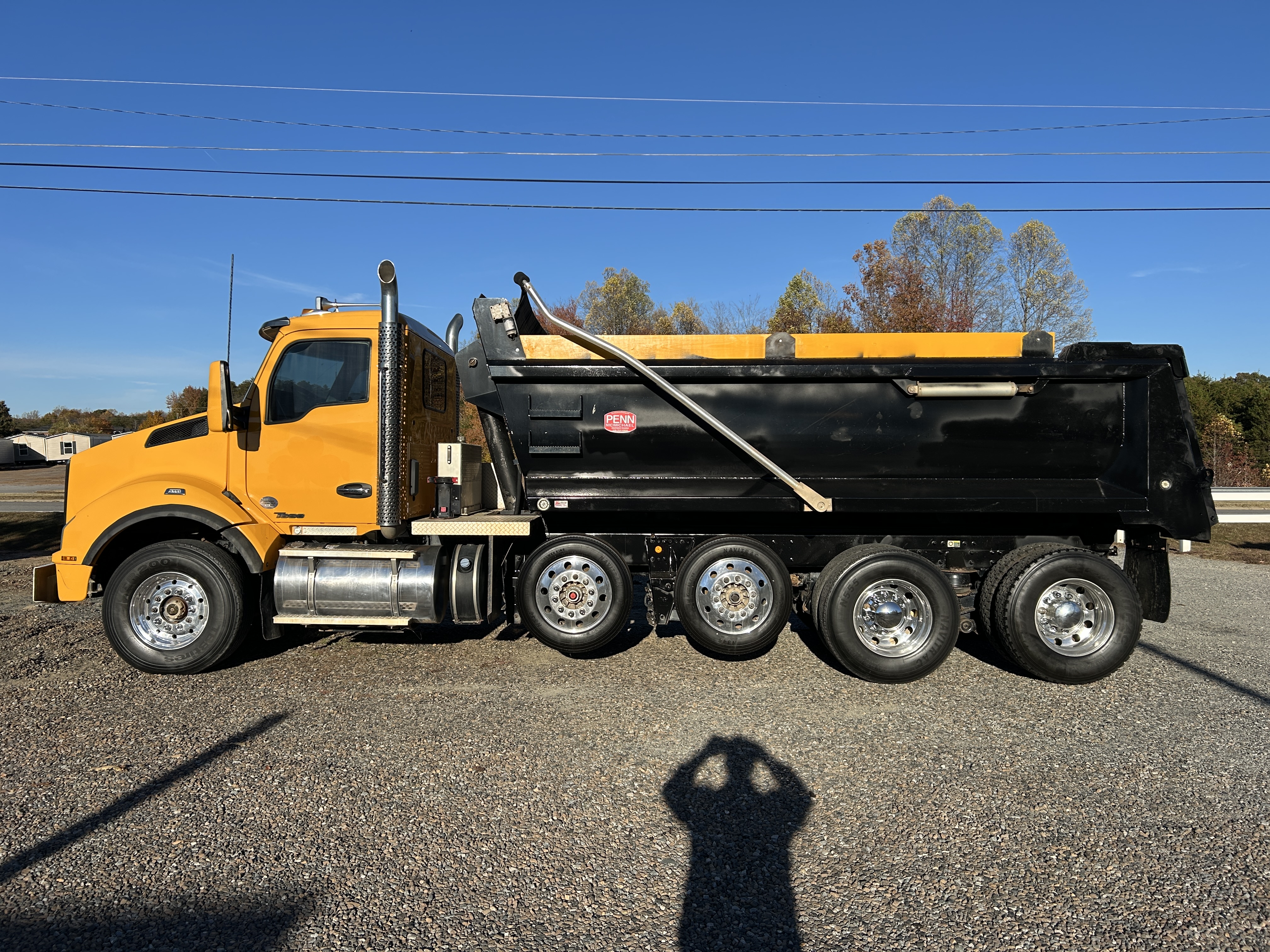 Used 2016 Kenworth T880 Quad Axle Dump Truck - Automatic