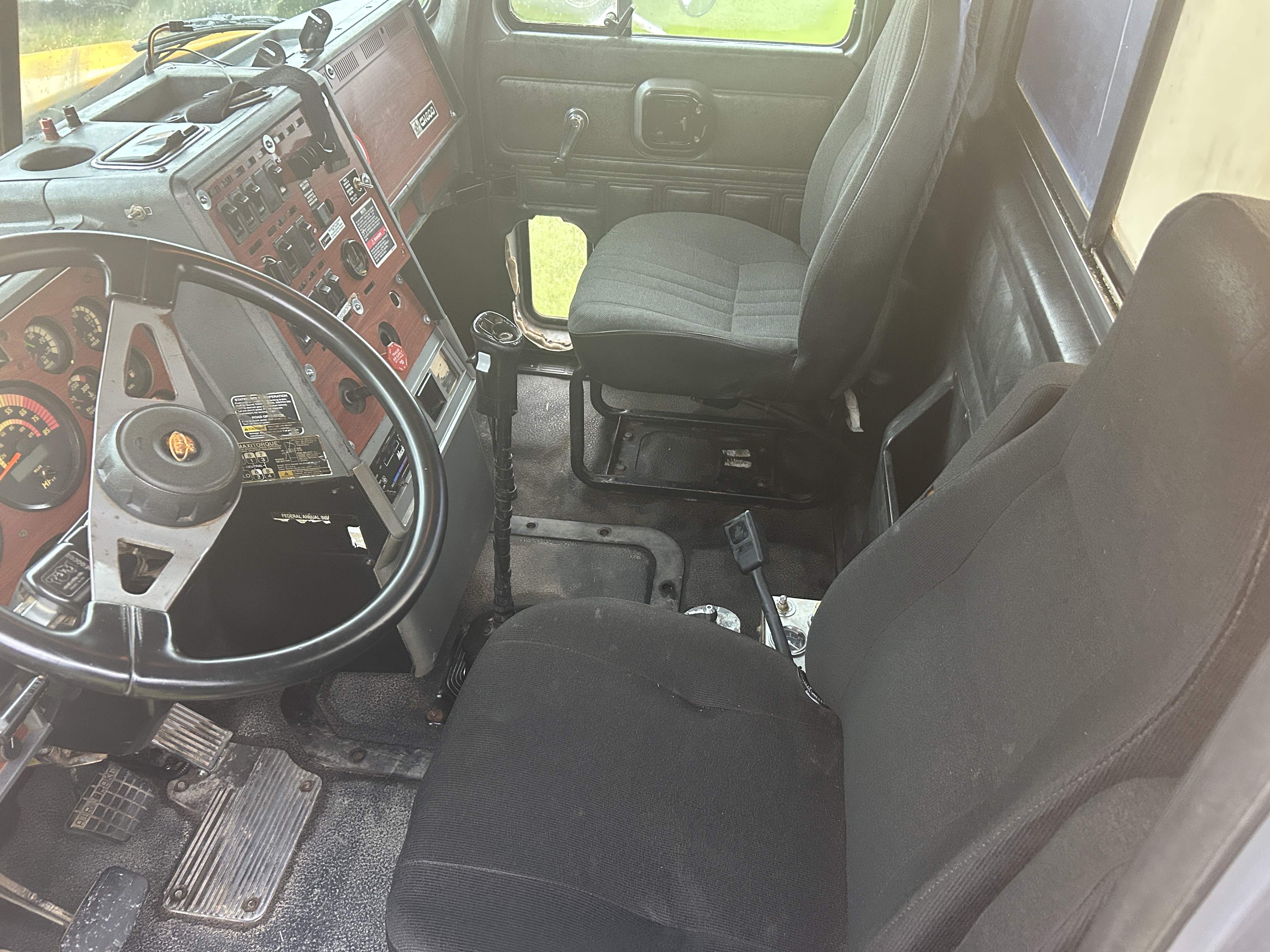 Used 1999 Mack CH613 Heavy Haul Road Tractor