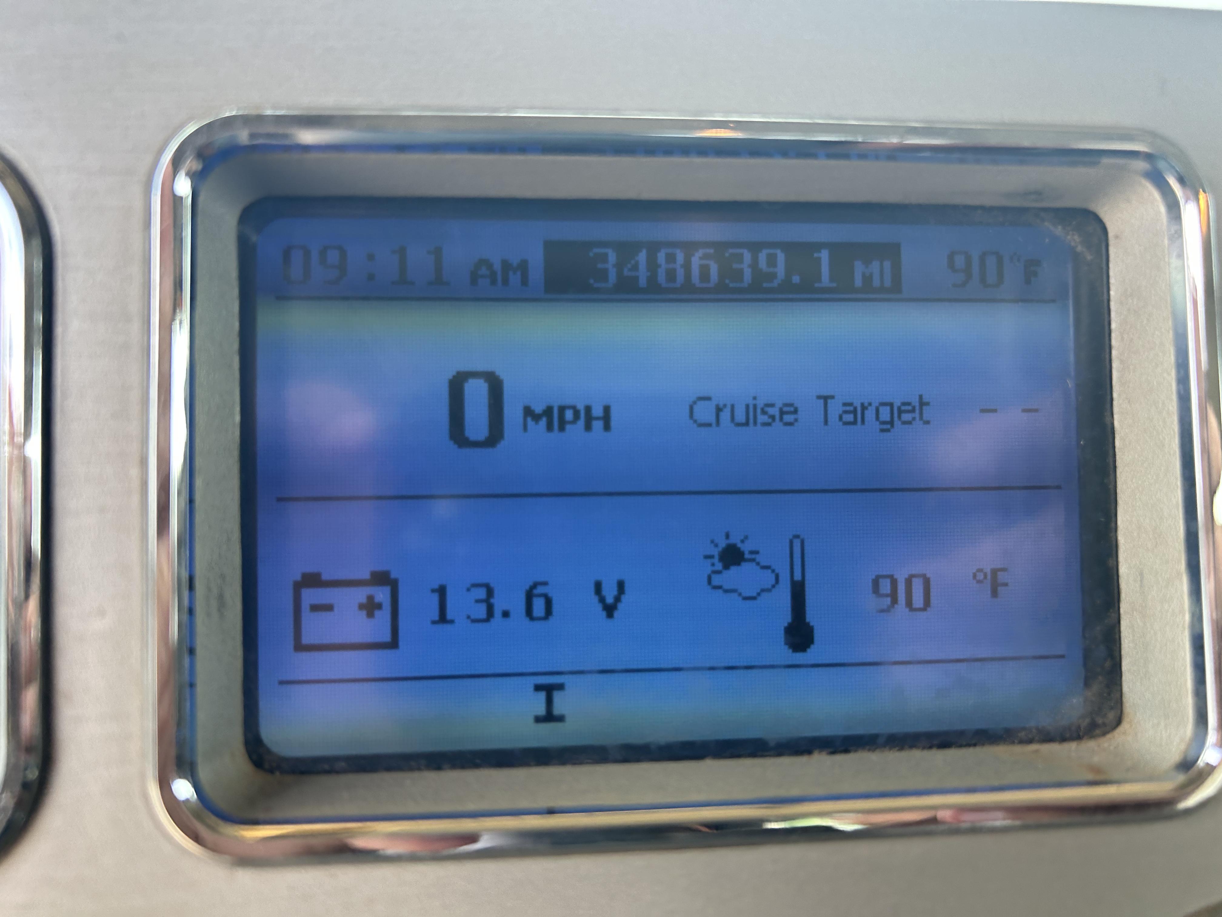 Used 2013 Mack CHU613 Pinnacle Road Tractor