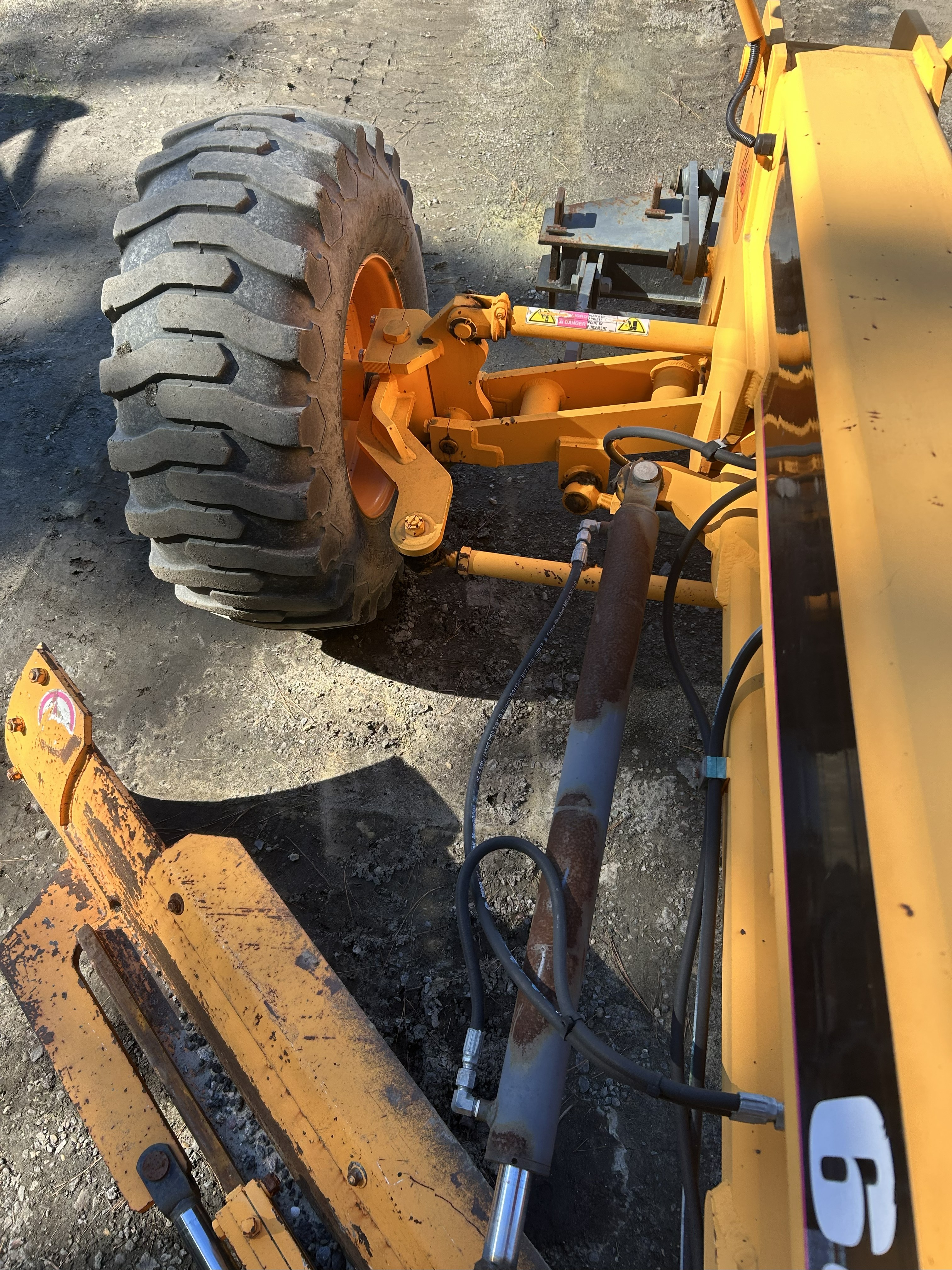 Used 2017 Leeboy 685C with only 1362