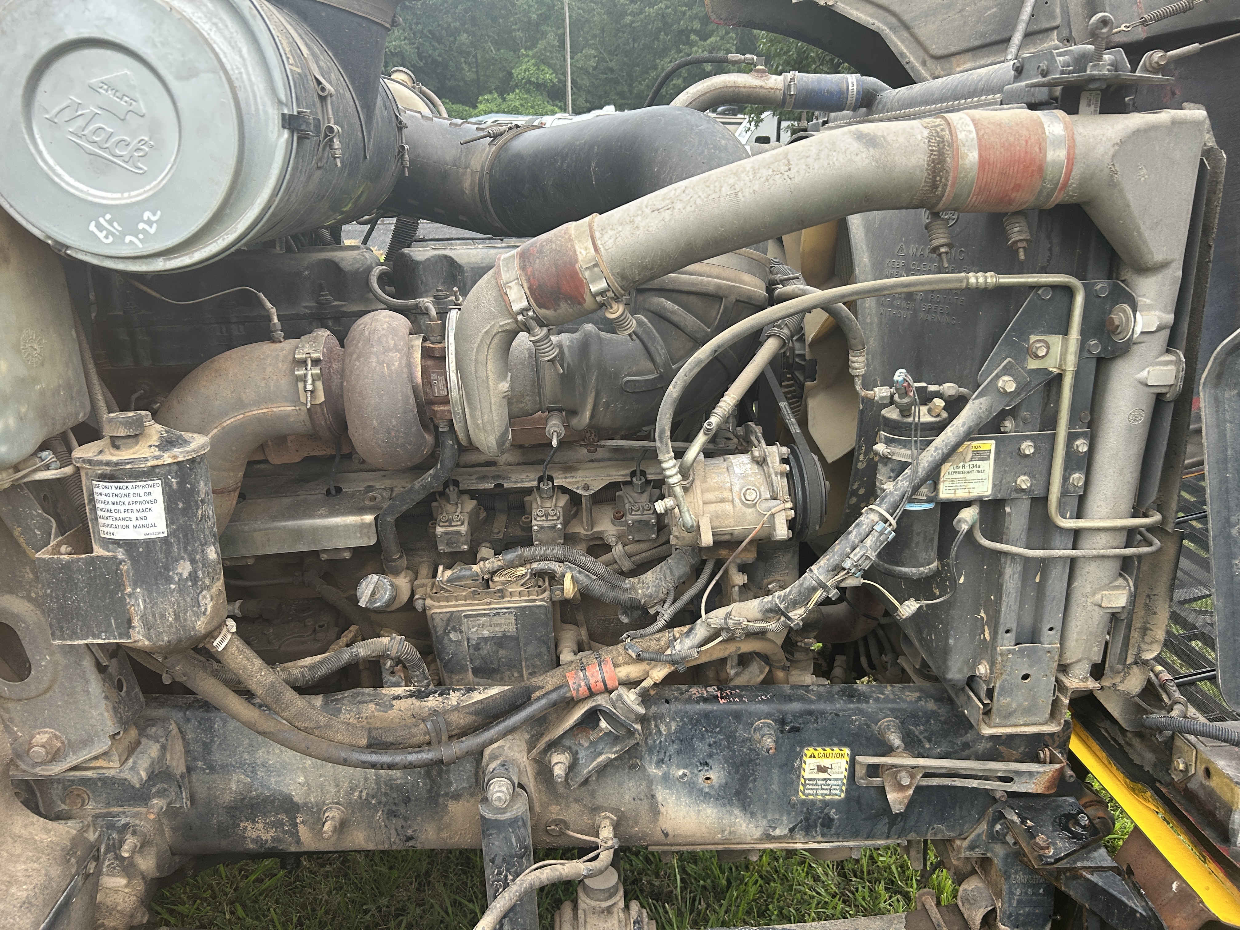 Used 1999 Mack CH613 Heavy Haul Road Tractor