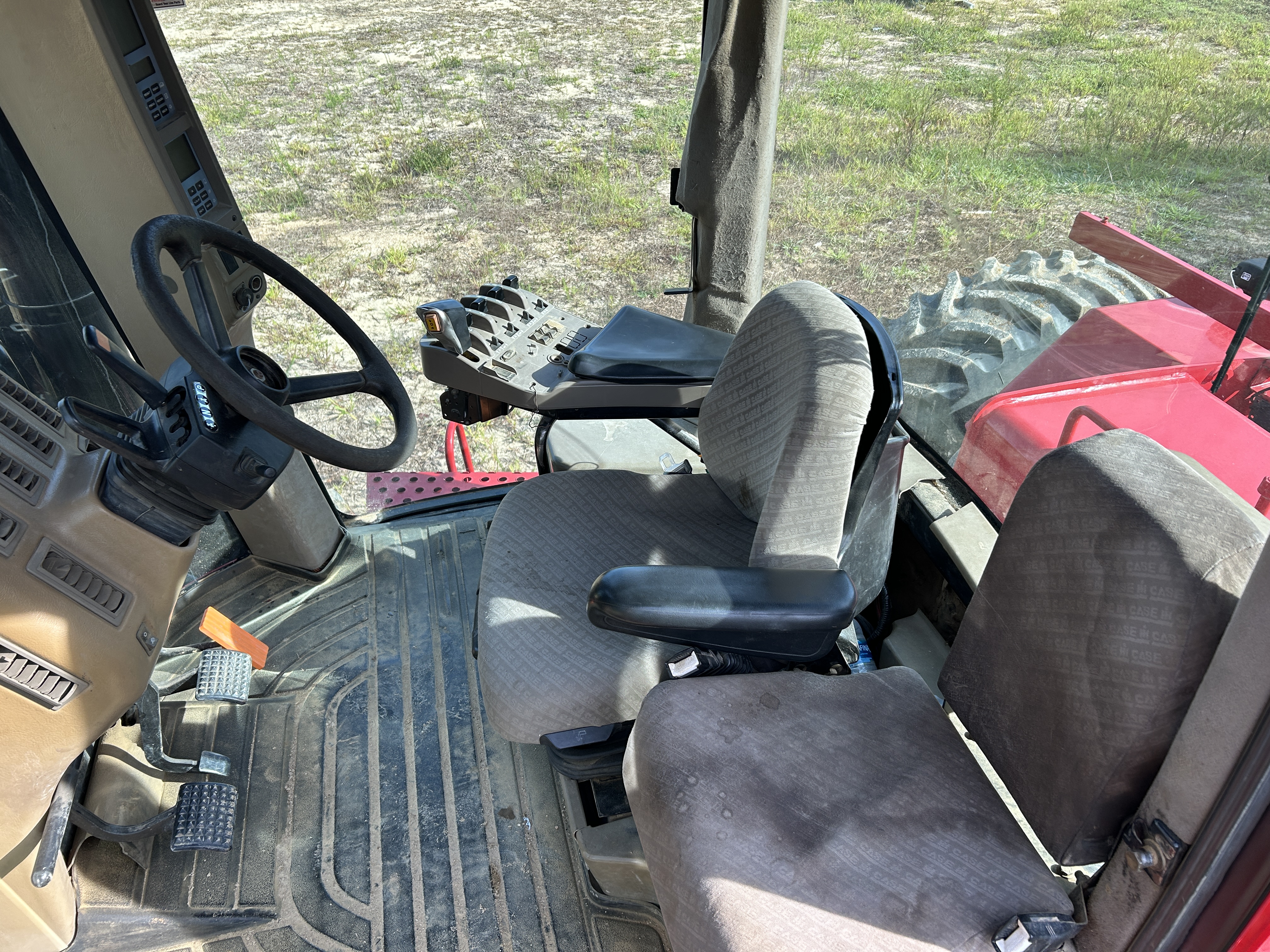 Used 2004 Case STX450 with 17 yard Noble Pull pan