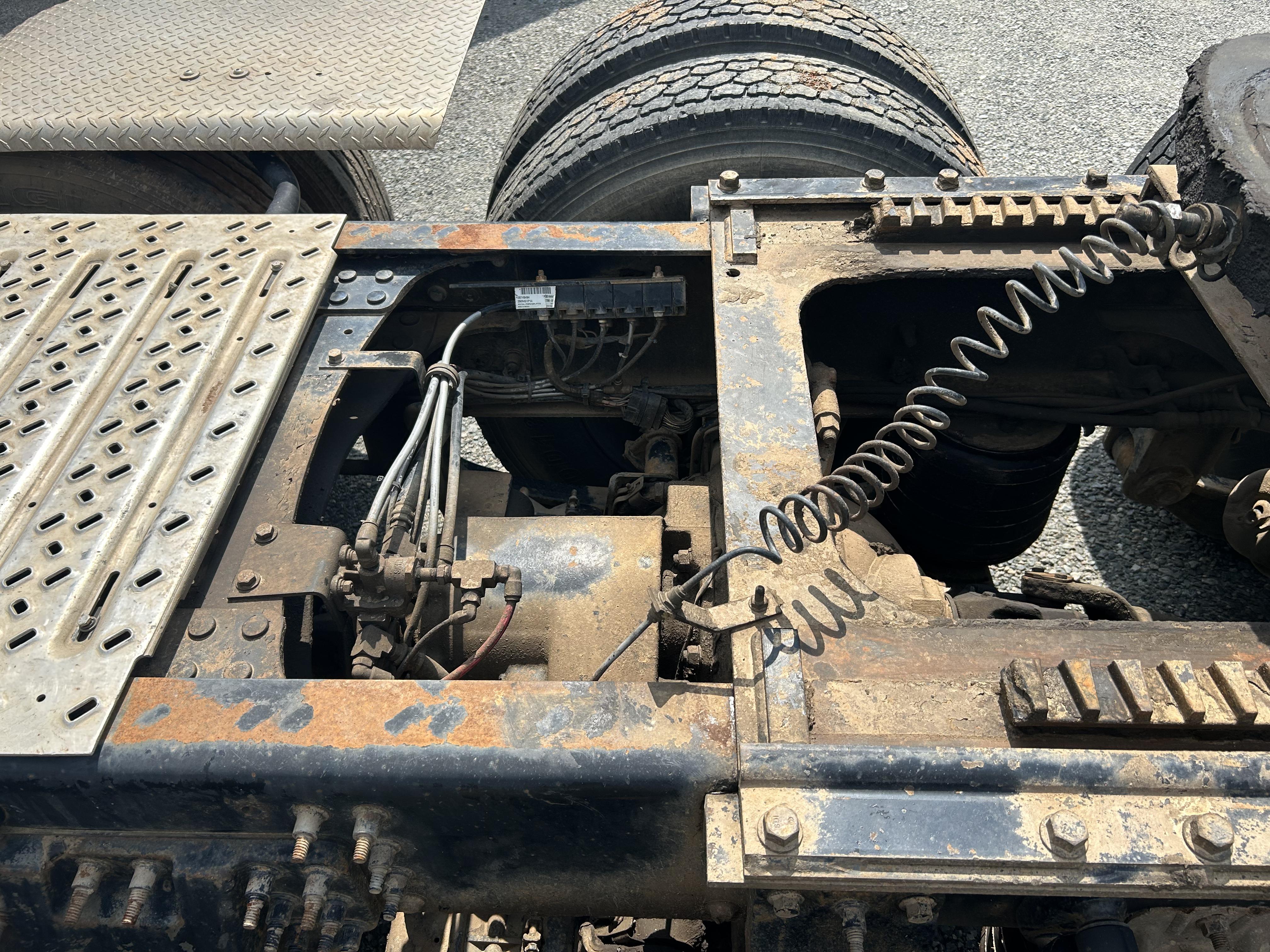 Used 2013 Mack CHU613 Pinnacle Road Tractor