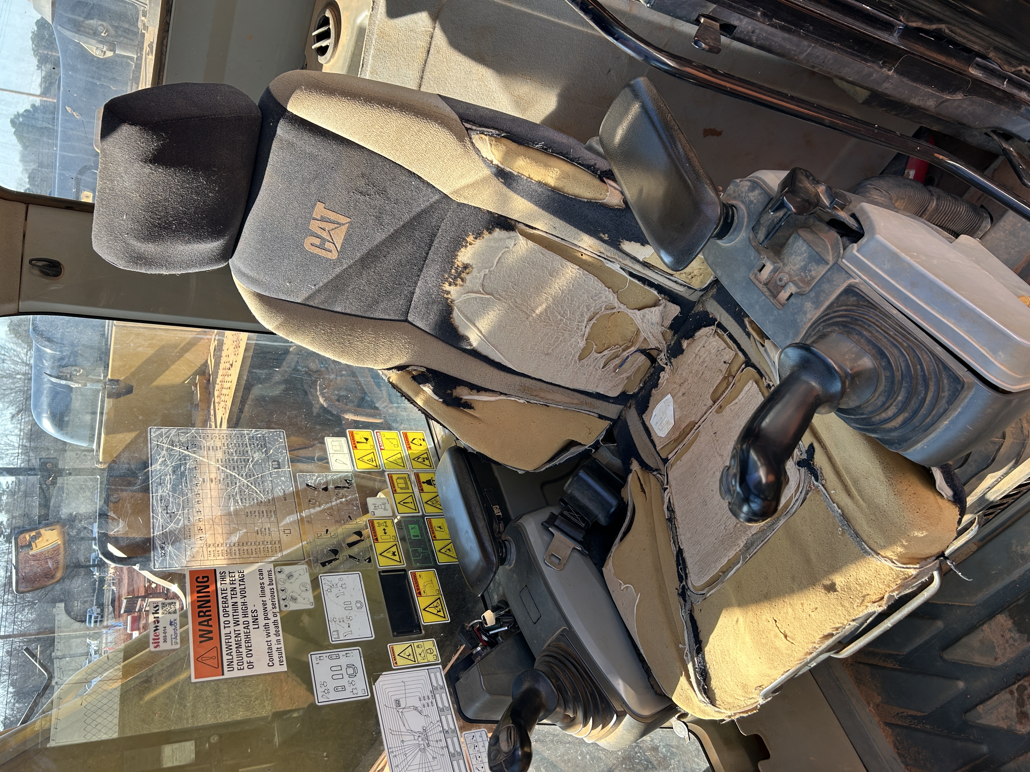 Used 2016 Caterpillar 323FL