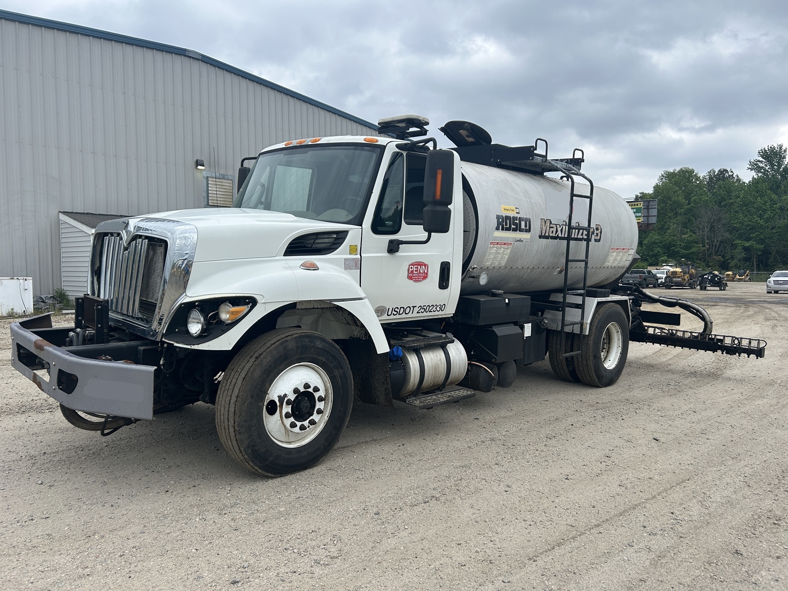 Used 2018 International Leeboy Rosco Maximizer 3 Tack Truck