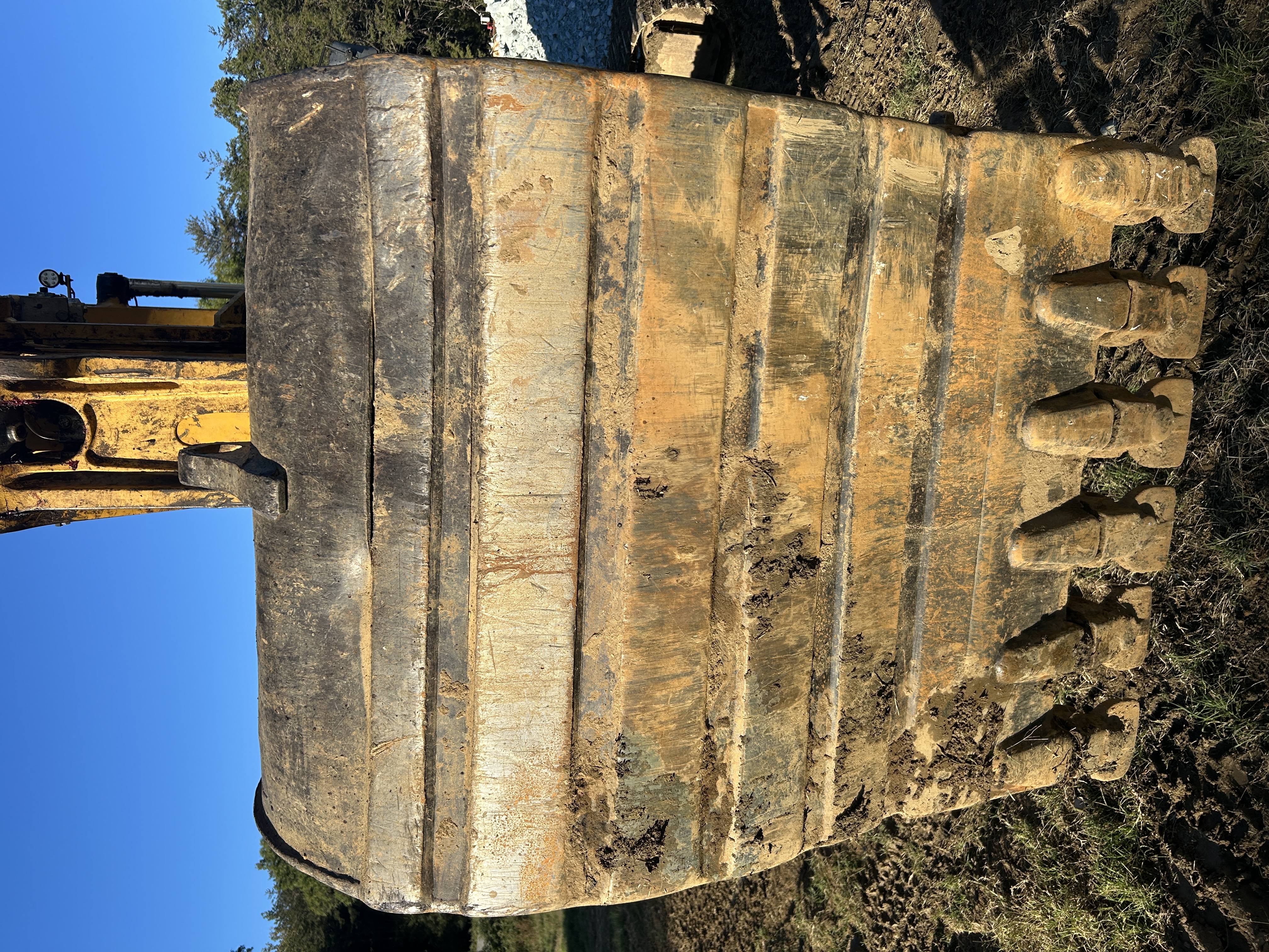 Used 2023 Caterpillar 323 with Progressive Link Hydraulic Thumb, New undercarriage, Grade 3D Ready