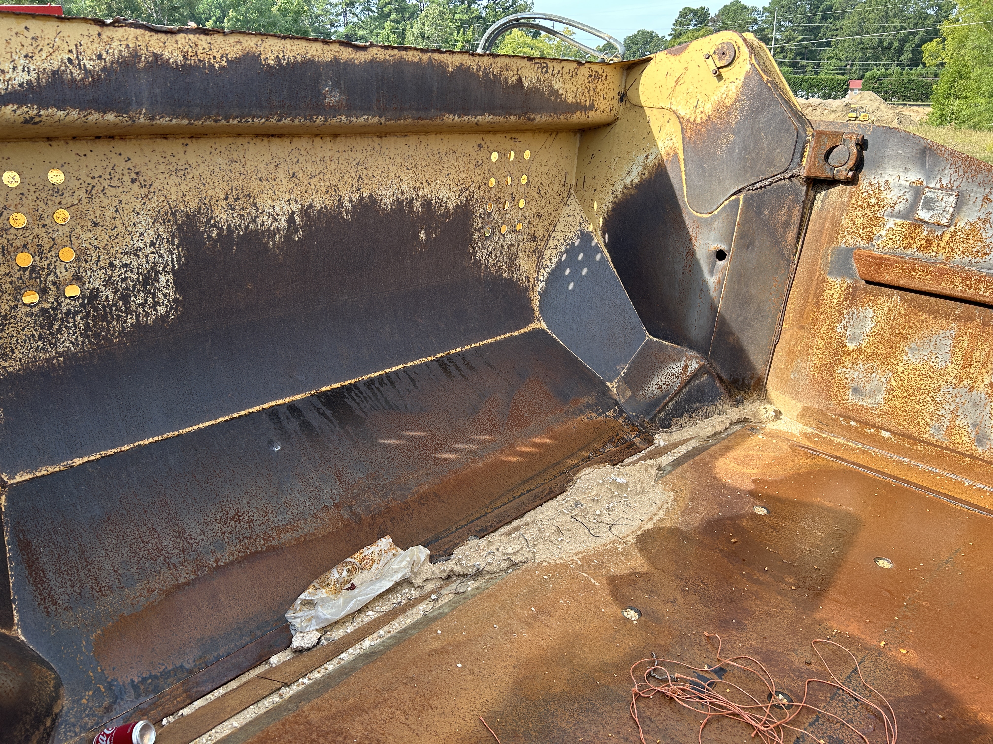 Used 2004 Case STX450 with 17 yard Noble Pull pan