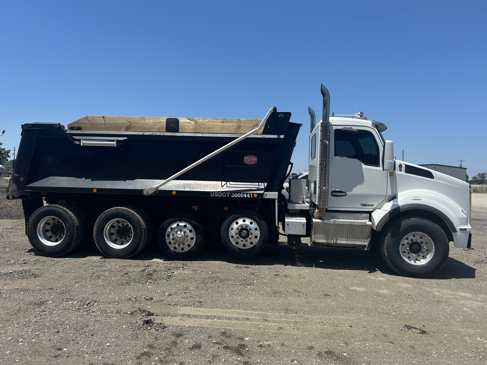 Used 2017 Kenworth T880 Quad Axle Dump Truck