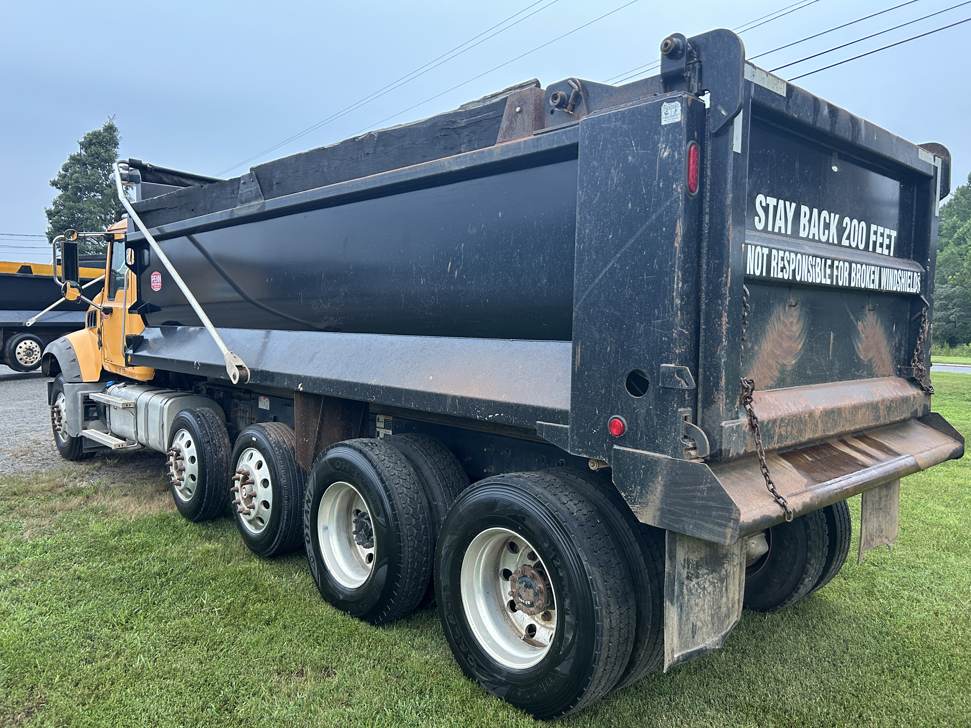 Used 2014 Mack Granite GU713 Quad Axle Dump Truck - Automatic