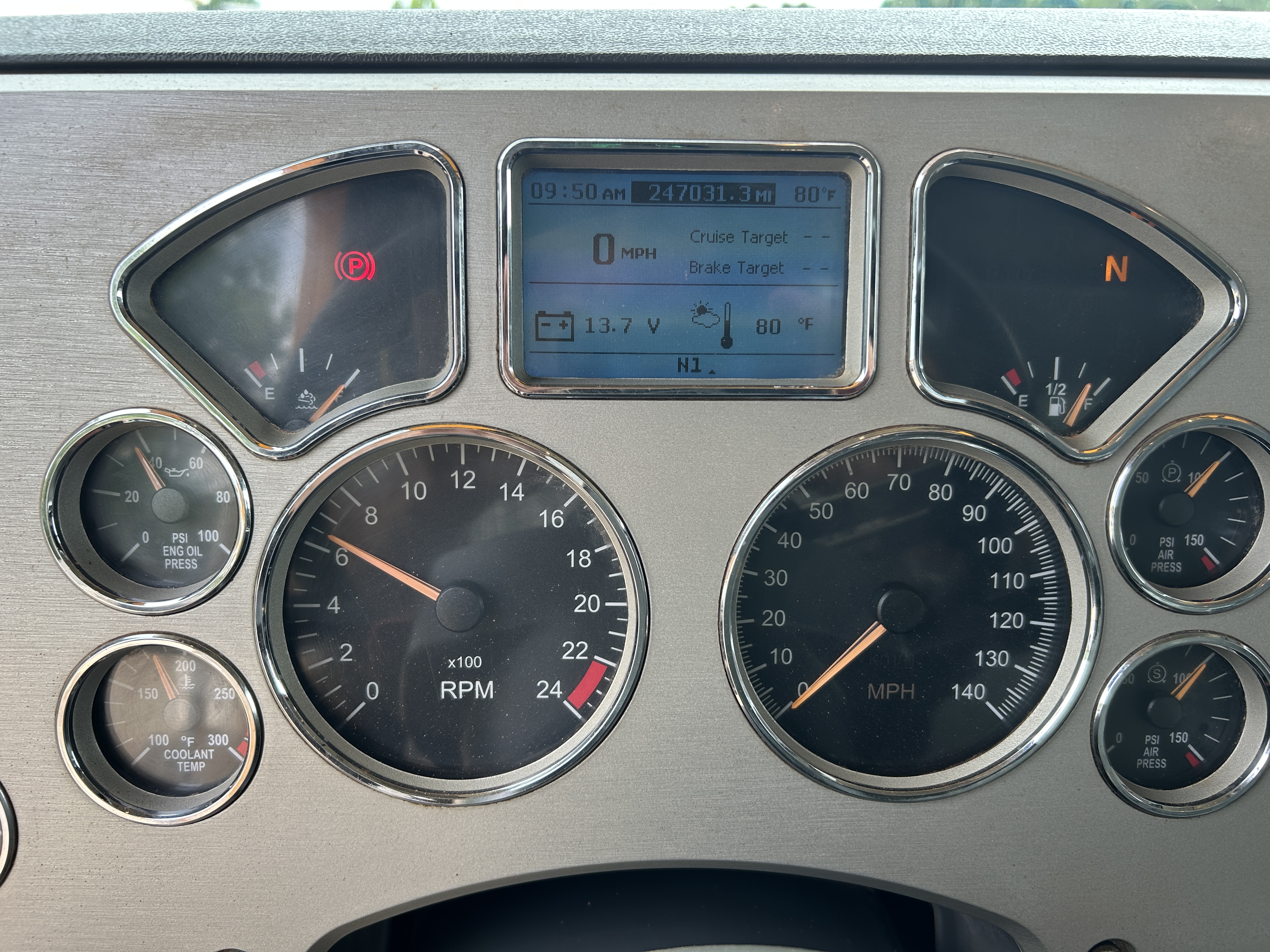 Used 2018 Mack Granite GU713 Quad Axle Dump Truck - automatic