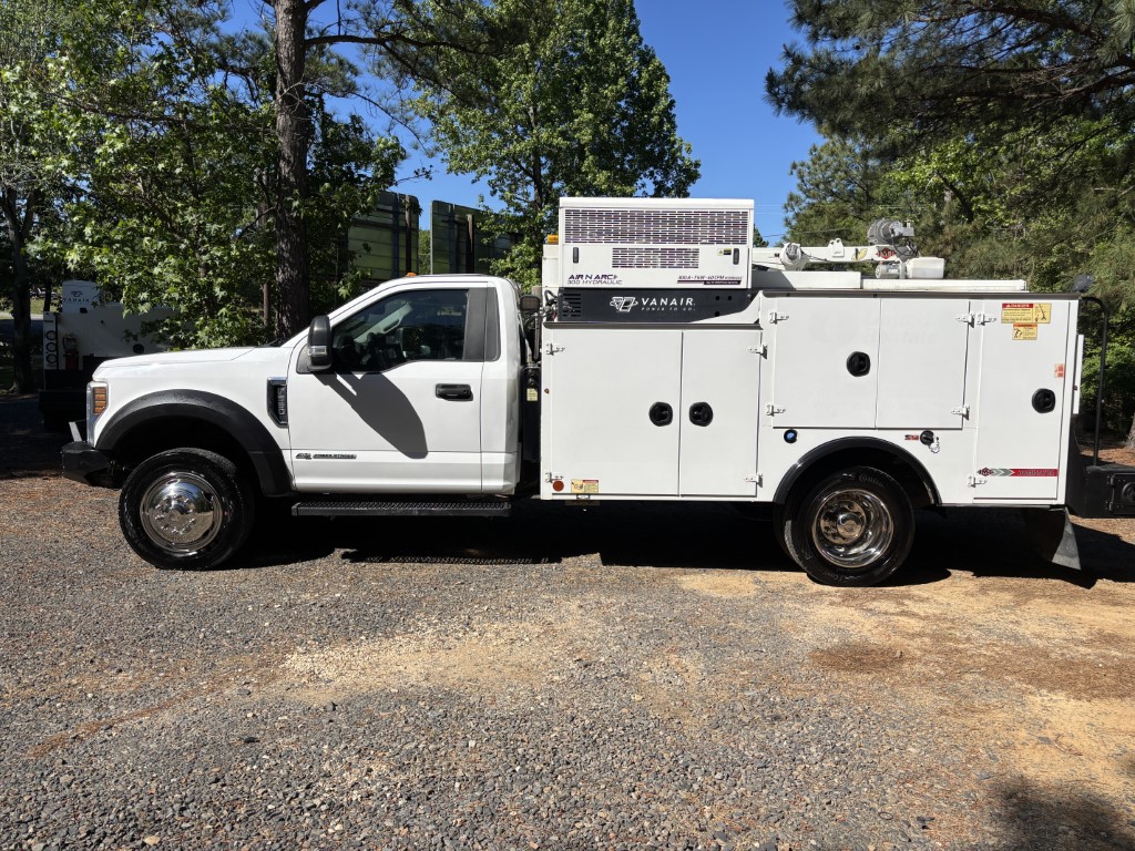 Used 2019 Ford F550 XL service truck
