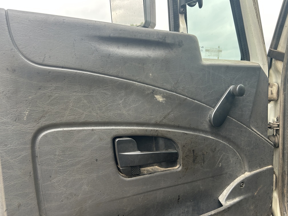 Used 2018 International Leeboy Rosco Maximizer 3 Tack Truck