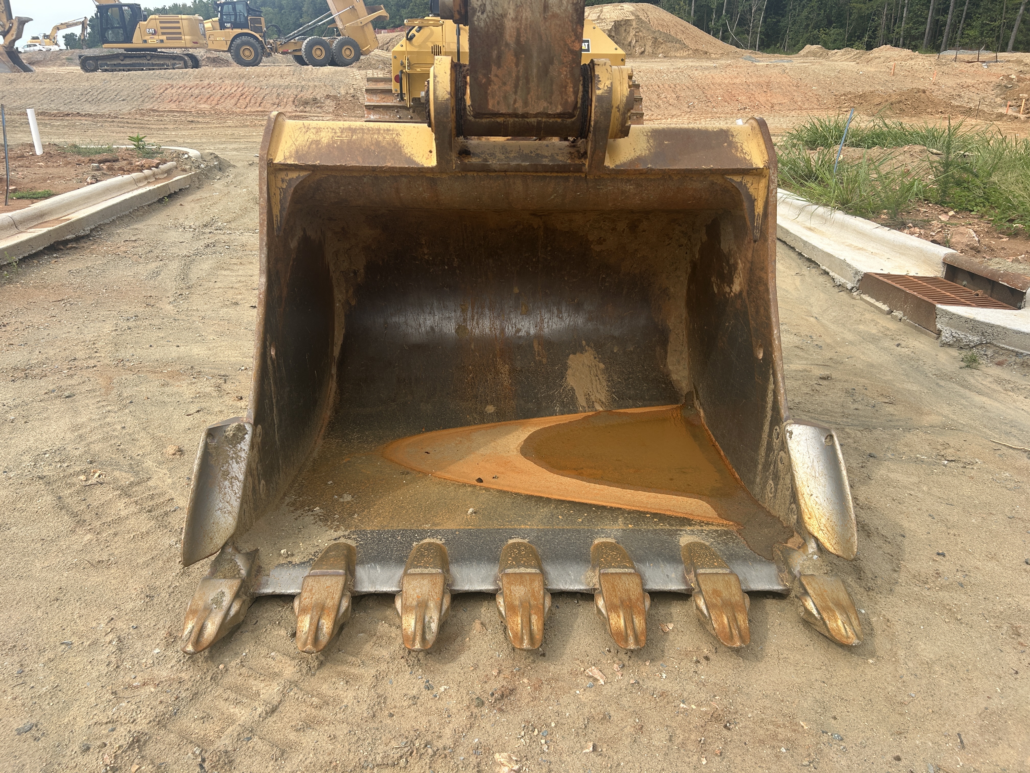 Used 2024 Caterpillar 352 with 3D Earthworks, Warranty, Auto Greaser