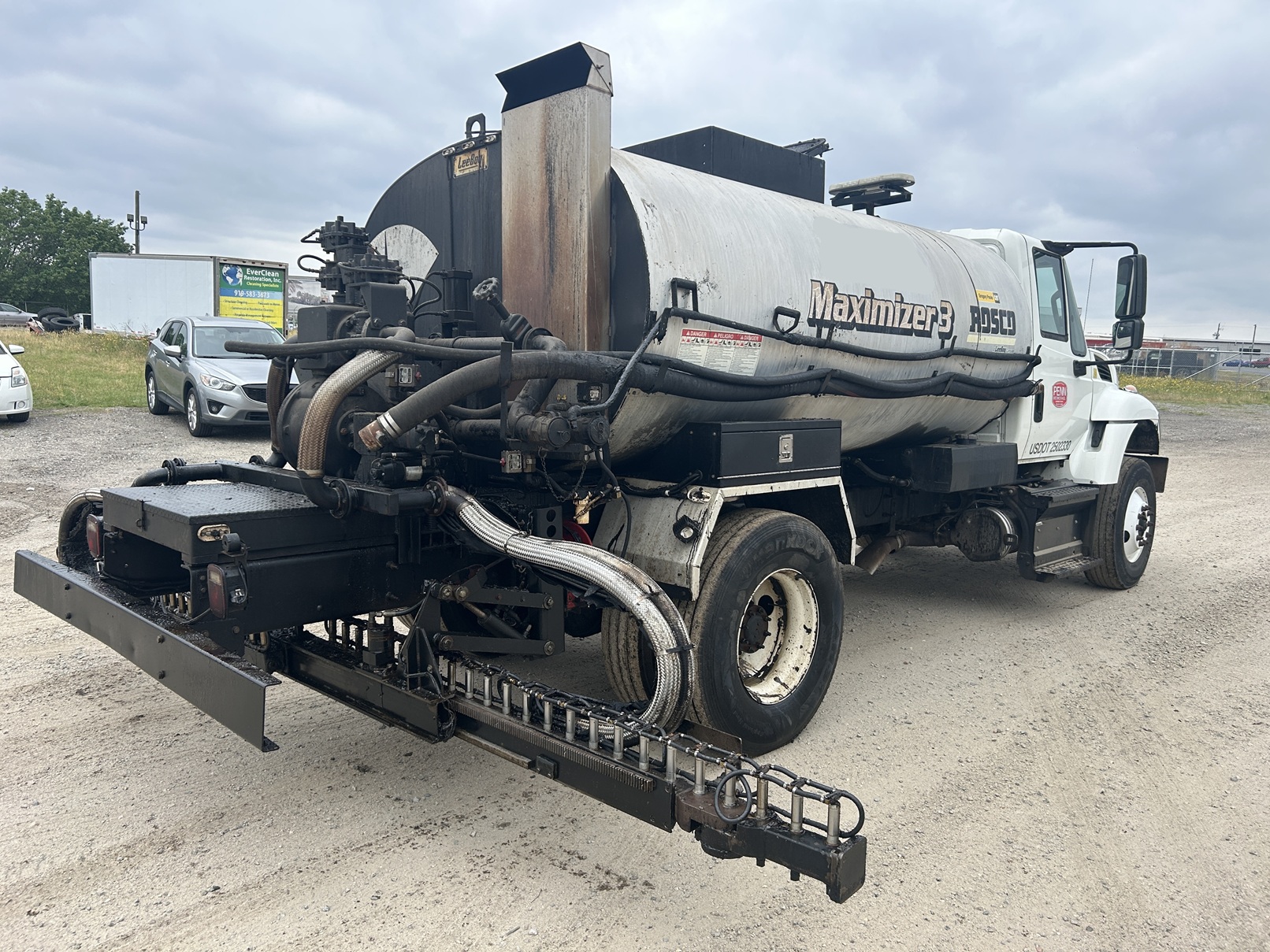 Used 2018 International Leeboy Rosco Maximizer 3 Tack Truck